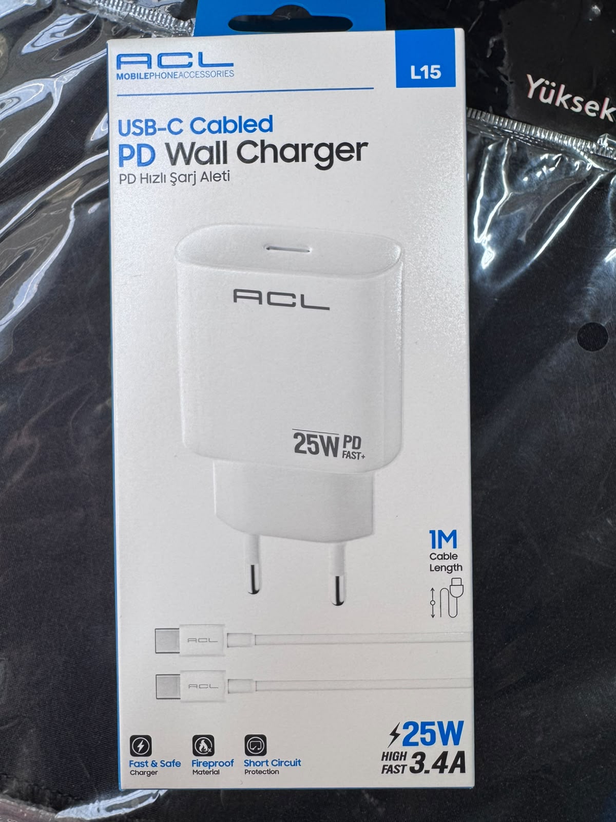 ACL L15 25W PD Hızlı Şarj Aleti + 1 Metre USB-C Kablo Seti ACL L15 25W PD Hızlı Şarj Aleti + 1 Metre USB-C Kablo Seti