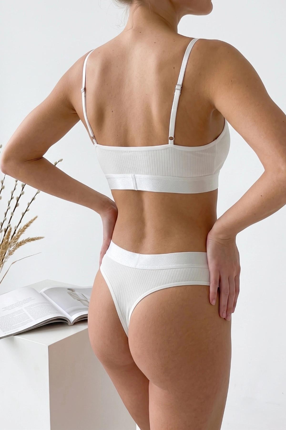 Kadın Ekru Çıkarılabilir Pedli Fitilli Dantelli Bralet Takımı Kadın Ekru Çıkarılabilir Pedli Fitilli Dantelli Bralet Takımı
