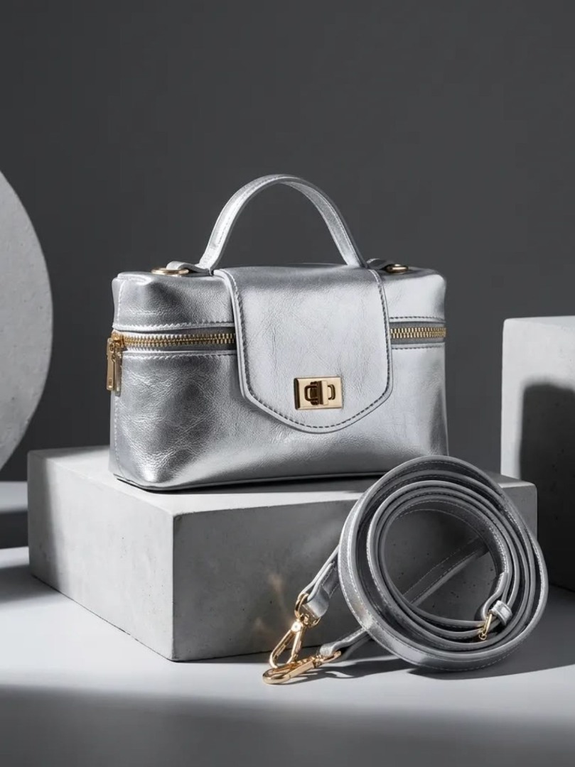 Parlak Gümüş Gold Metal Detaylı Mini Kadın El ve Çapraz Askılı Çanta - Bayi Depom Parlak Gümüş Gold Metal Detaylı Mini Kadın El ve Çapraz Askılı Çanta - Bayi Depom
