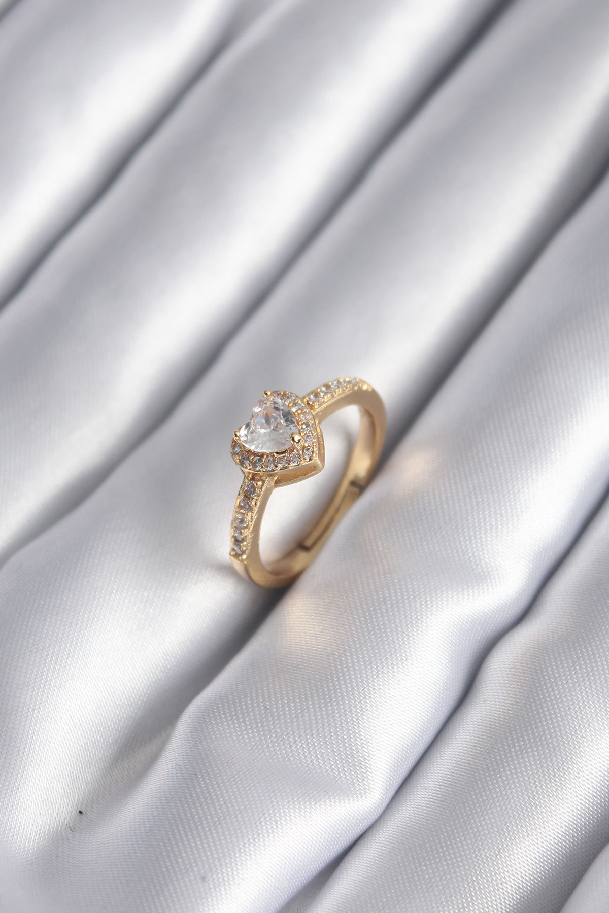 Pirinç Gold Renk Zirkon Taşlı Kalp Charm Model Kadın Yüzük - Bayi Depom Pirinç Gold Renk Zirkon Taşlı Kalp Charm Model Kadın Yüzük - Bayi Depom