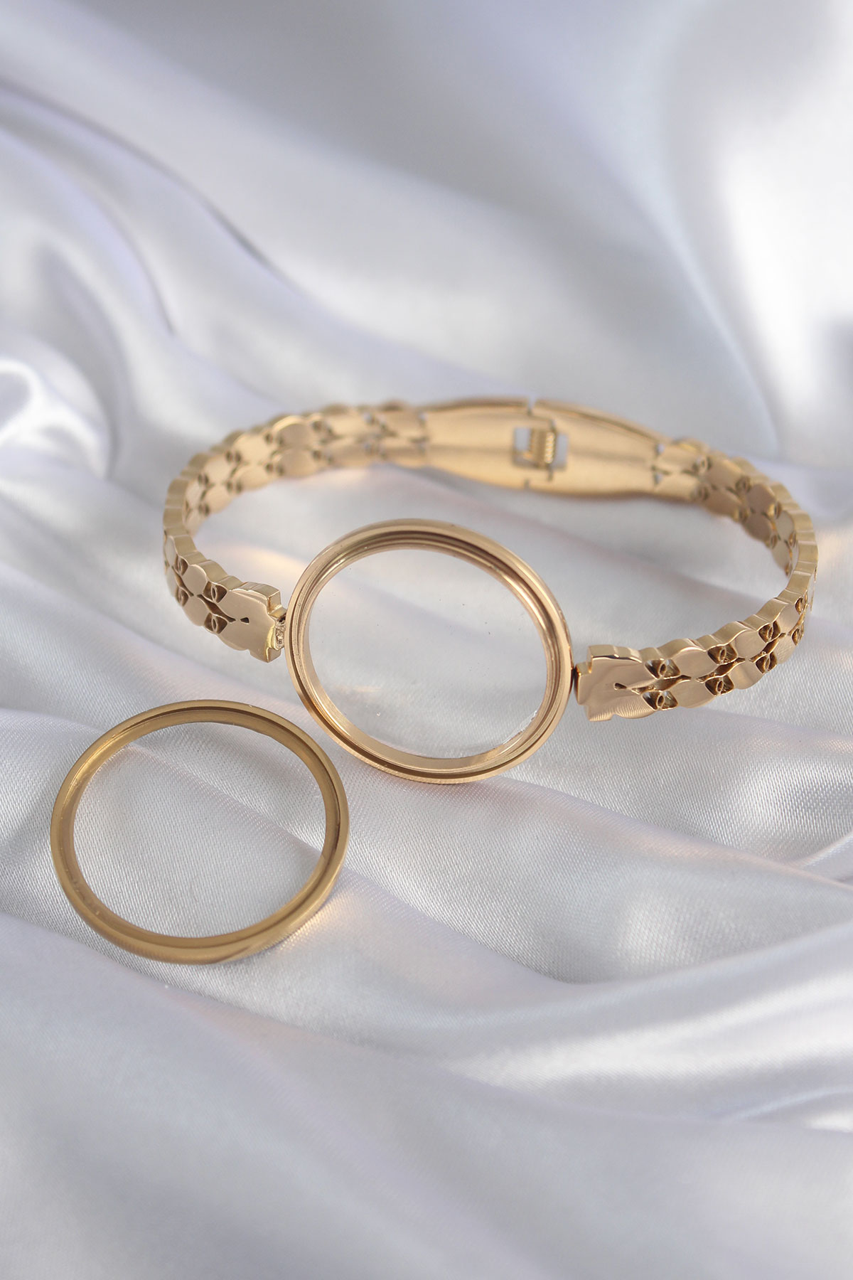 316L Çelik Gold Renk Arpa İşleme Açılabilir Fanus Model Kadın Kelepçe - Bayi Depom 316L Çelik Gold Renk Arpa İşleme Açılabilir Fanus Model Kadın Kelepçe - Bayi Depom