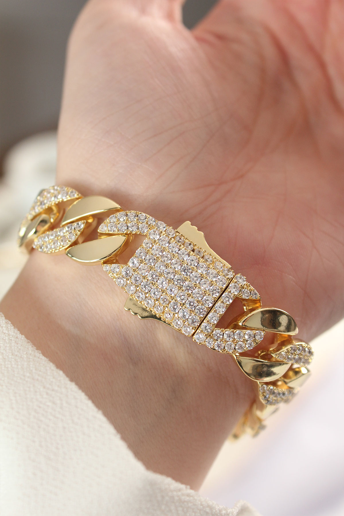 Vip Seri Pirinç Zirkon Taşlı Gold Renk Gurmet Bileklik - Bayi Depom Vip Seri Pirinç Zirkon Taşlı Gold Renk Gurmet Bileklik - Bayi Depom