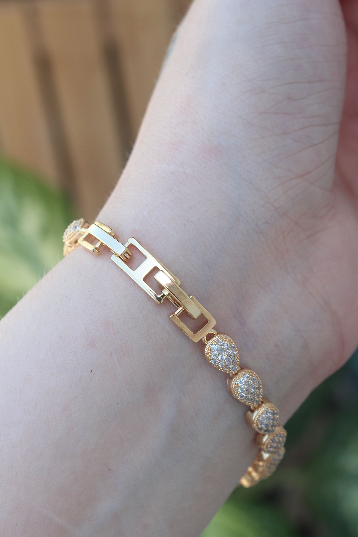 Vip Seri Pirinç Zirkon Taşlı Gold Renk Damla Model Bileklik - Bayi Depom Vip Seri Pirinç Zirkon Taşlı Gold Renk Damla Model Bileklik - Bayi Depom