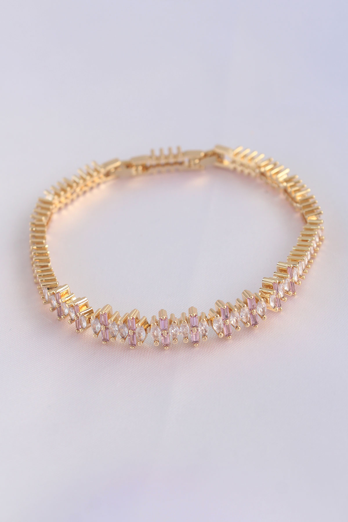 Vip Seri Pirinç Pembe Zirkon Taşlı Gold Renk Baget Model Bileklik - Bayi Depom Vip Seri Pirinç Pembe Zirkon Taşlı Gold Renk Baget Model Bileklik - Bayi Depom
