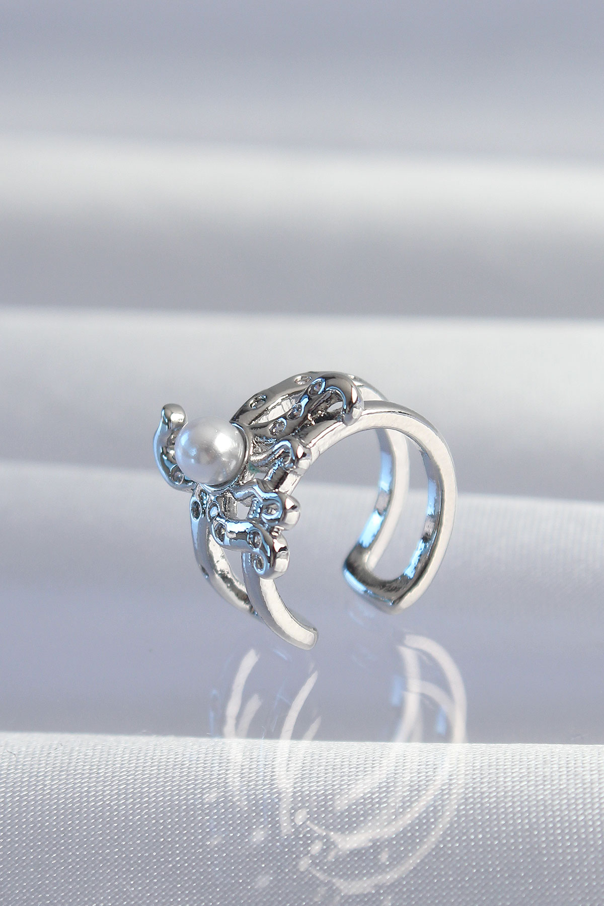 Pirinç Gümüş Renk İncili Ahtapot Earcuff Küpe - Bayi Depom Pirinç Gümüş Renk İncili Ahtapot Earcuff Küpe - Bayi Depom