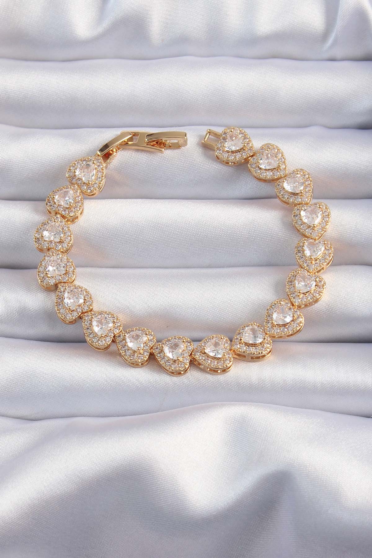 Pirinç Vip Seri Gold Renk Zirkon Taşlı Kalp Model Bileklik - Bayi Depom Pirinç Vip Seri Gold Renk Zirkon Taşlı Kalp Model Bileklik - Bayi Depom