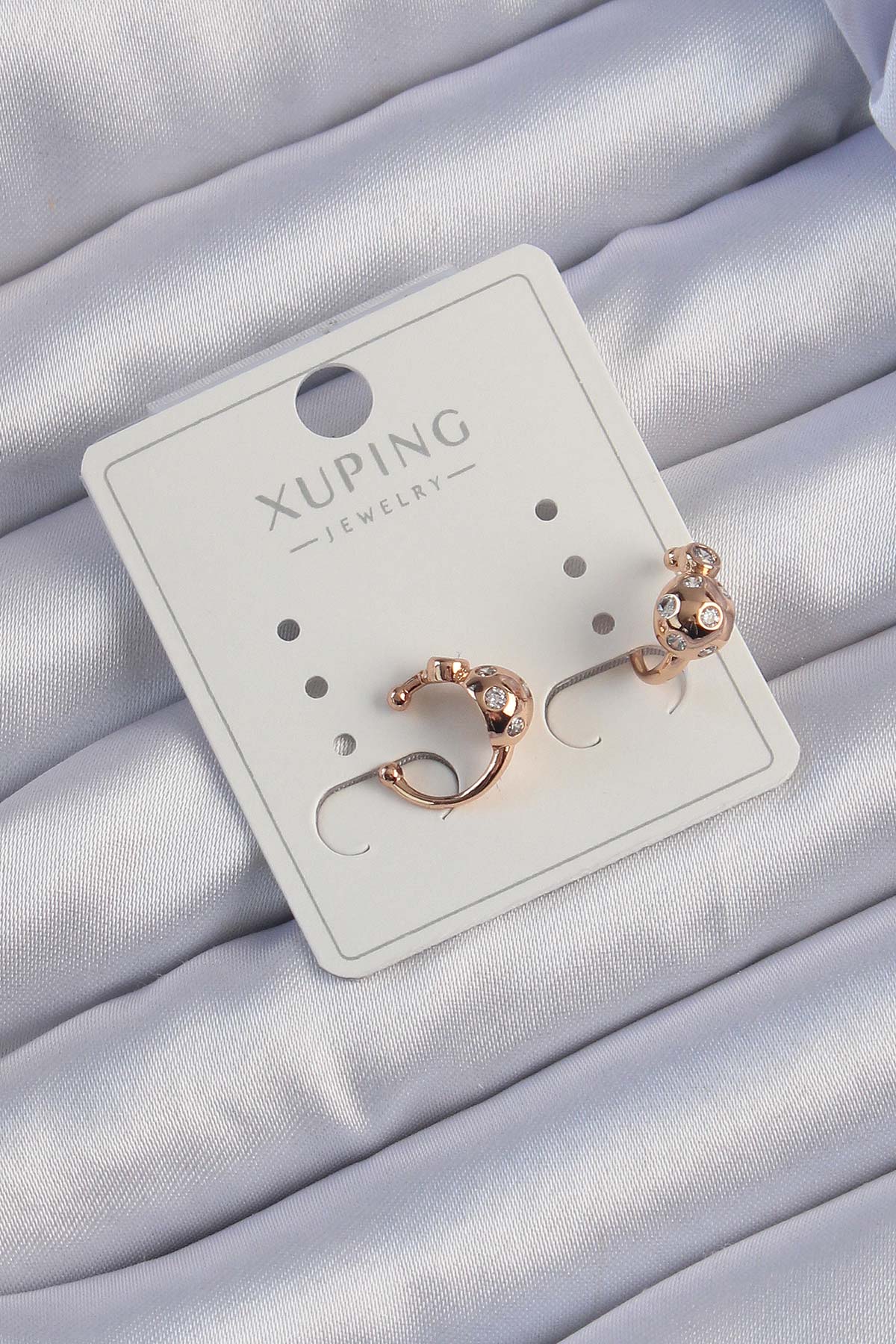 Xuping Rose Renk Zirkon Taşlı Bombeli Topçuk Earcuff Küpe - Bayi Depom Xuping Rose Renk Zirkon Taşlı Bombeli Topçuk Earcuff Küpe - Bayi Depom