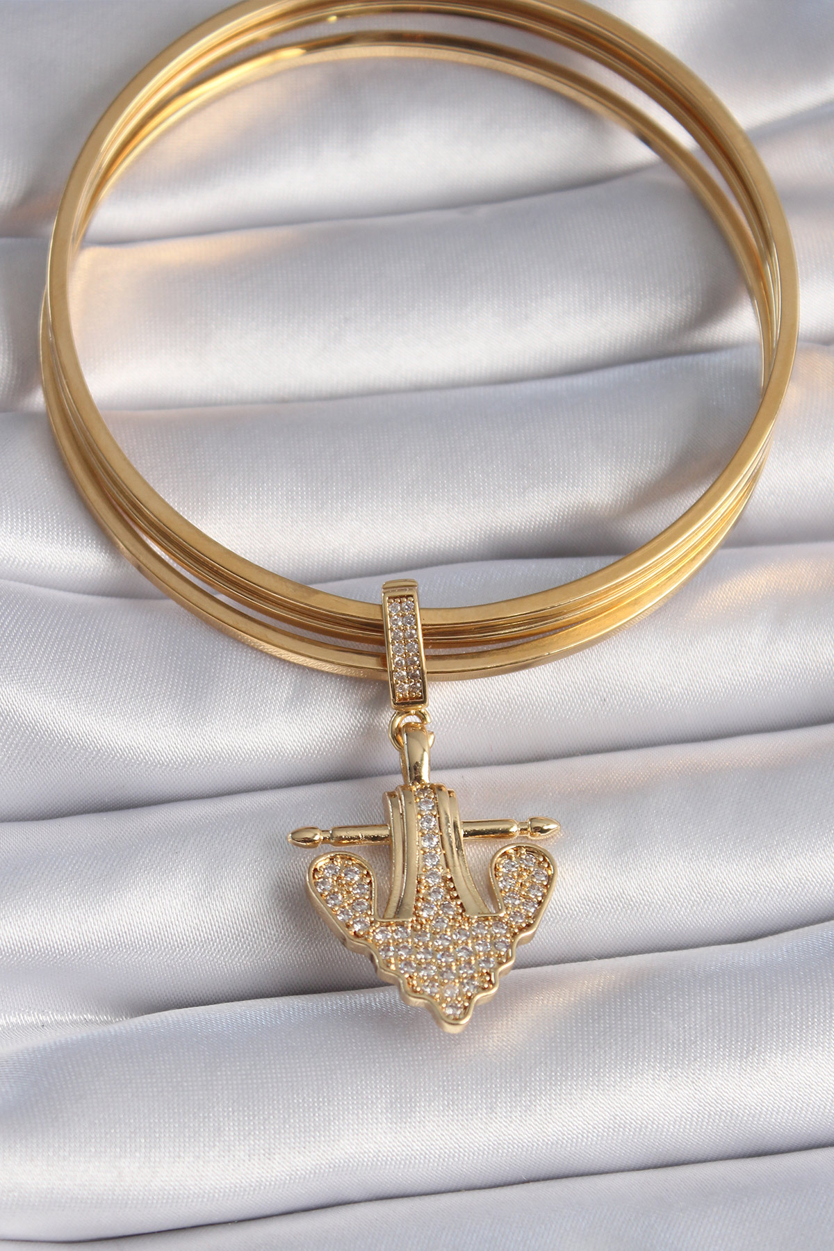 Pirinç Gold Renk Zirkon Taşlı Çapa Model Ajda Charm - Bayi Depom Pirinç Gold Renk Zirkon Taşlı Çapa Model Ajda Charm - Bayi Depom
