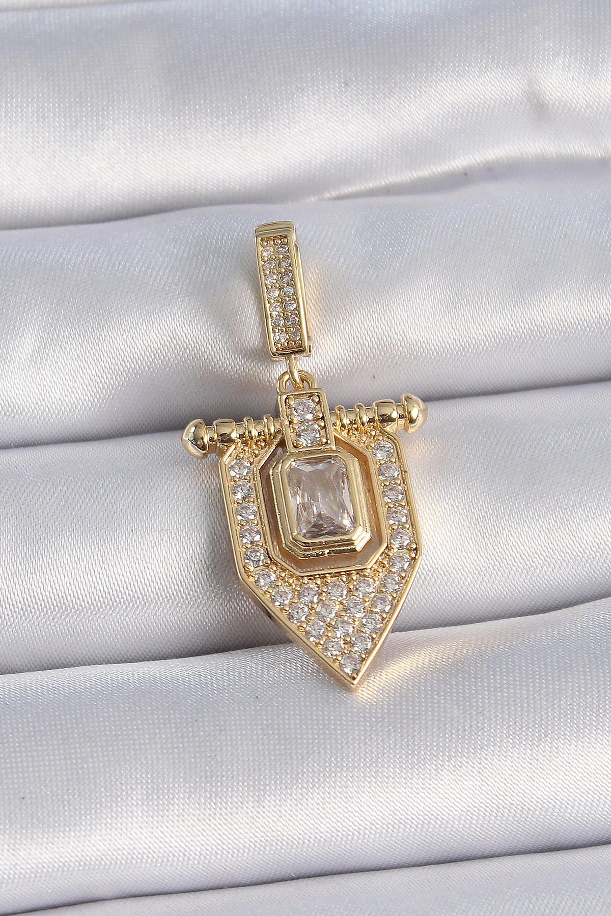 Pirinç Gold Renk Baget Zirkon Taşlı Ajda Charm - Bayi Depom Pirinç Gold Renk Baget Zirkon Taşlı Ajda Charm - Bayi Depom