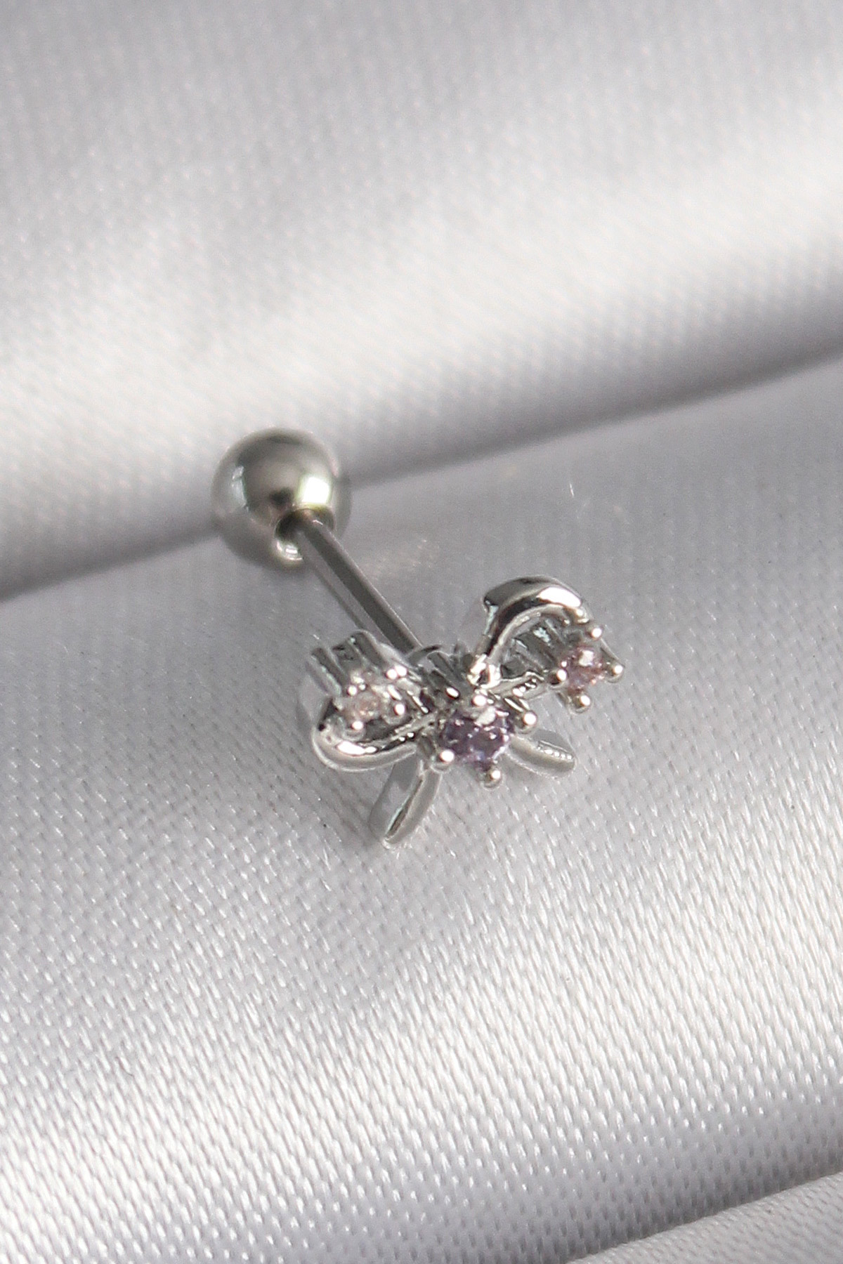 316L Çelik Gümüş Renk Zirkon Taşlı Kurdele Tragus Piercing - Bayi Depom 316L Çelik Gümüş Renk Zirkon Taşlı Kurdele Tragus Piercing - Bayi Depom
