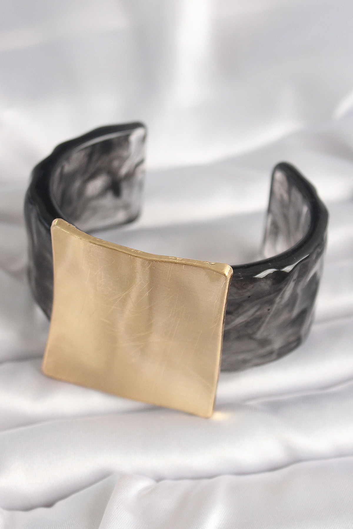Siyah Mermer Desen Akrilik Plastik Gold Kare Plaka Model Vintage Kadın Bilezik - Bayi Depom Siyah Mermer Desen Akrilik Plastik Gold Kare Plaka Model Vintage Kadın Bilezik - Bayi Depom