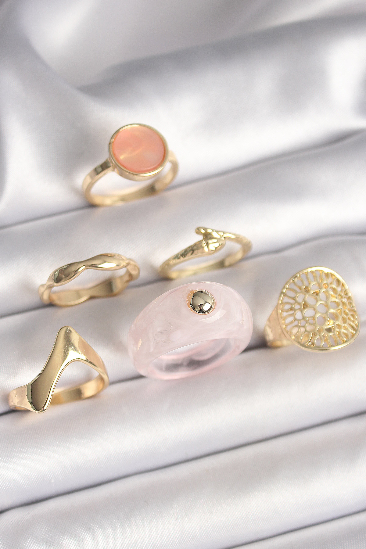 Pirinç Gold Renk Pembe Plastik Yüzük Model Daire Pembe Mine Yılan Detay 6'Lı Kadın Yüzük Seti - Bayi Depom Pirinç Gold Renk Pembe Plastik Yüzük Model Daire Pembe Mine Yılan Detay 6'Lı Kadın Yüzük Seti - Bayi Depom