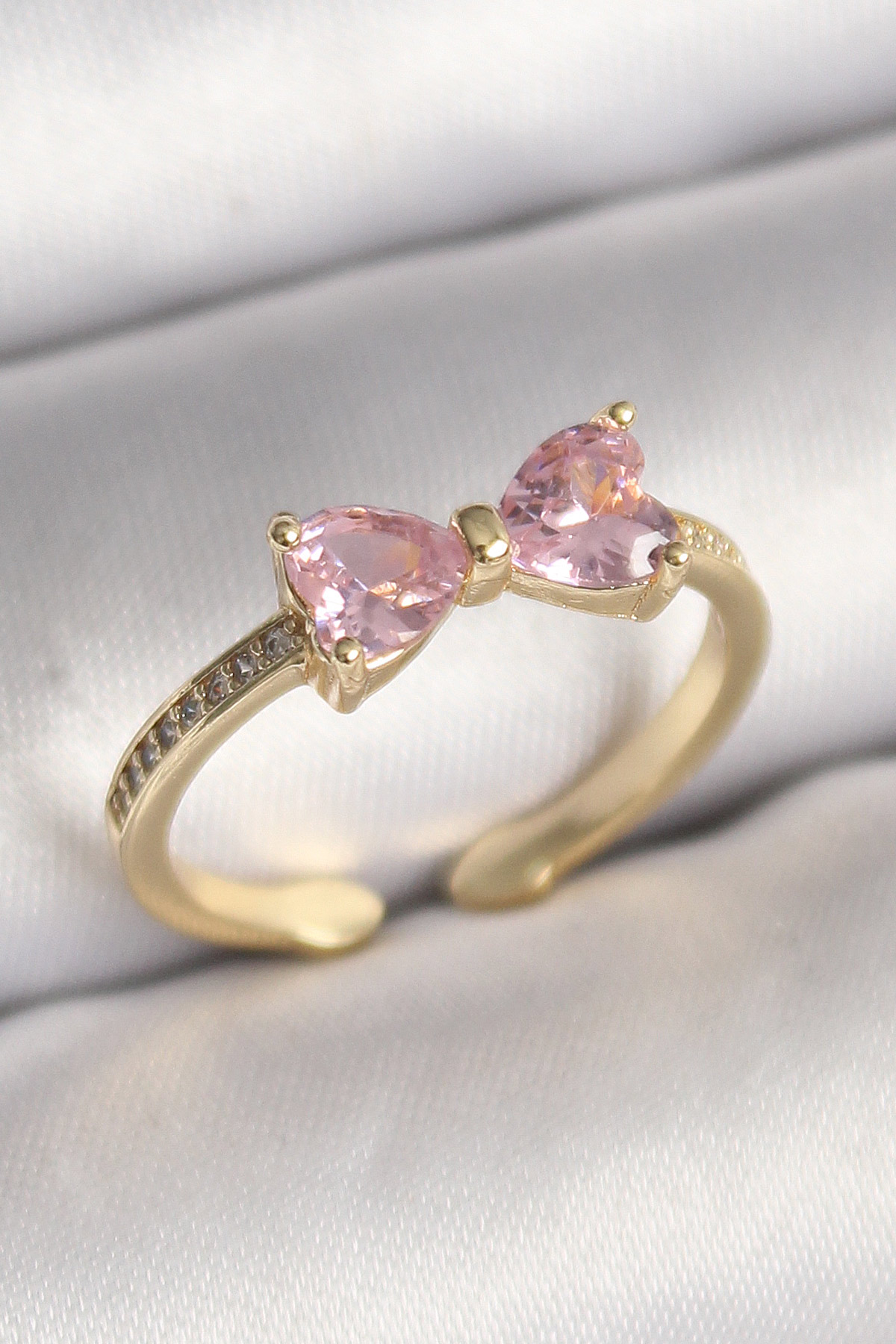 Pirinç Gold Renk Pembe Zirkon Taşlı Kalp Fiyonk Model Kadın Yüzük - Bayi Depom