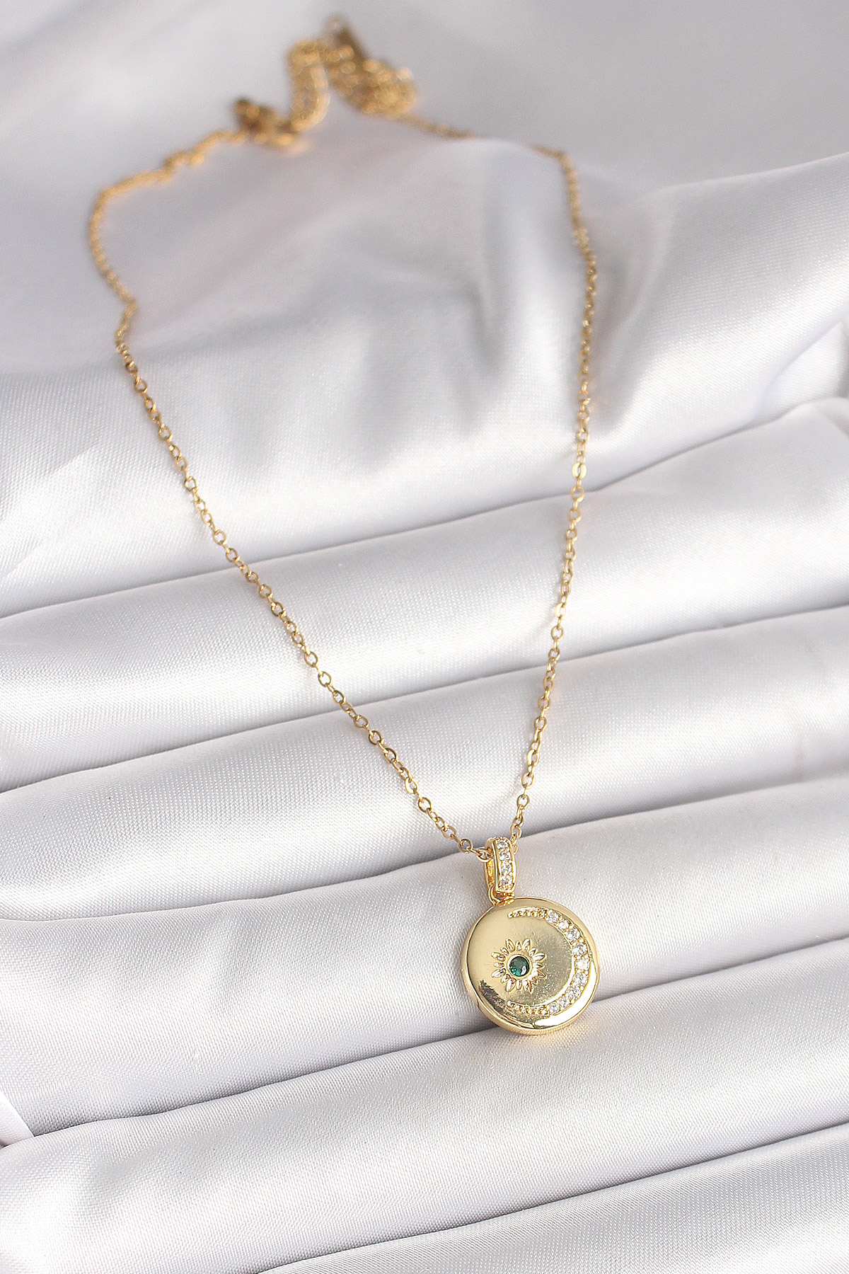 316L Çelik Gold Renk Zincir Zirkon Taş İşlemeli Hilal Yıldız İşlemeli Madalyon Model Kadın Kolye - Bayi Depom 316L Çelik Gold Renk Zincir Zirkon Taş İşlemeli Hilal Yıldız İşlemeli Madalyon Model Kadın Kolye - Bayi Depom
