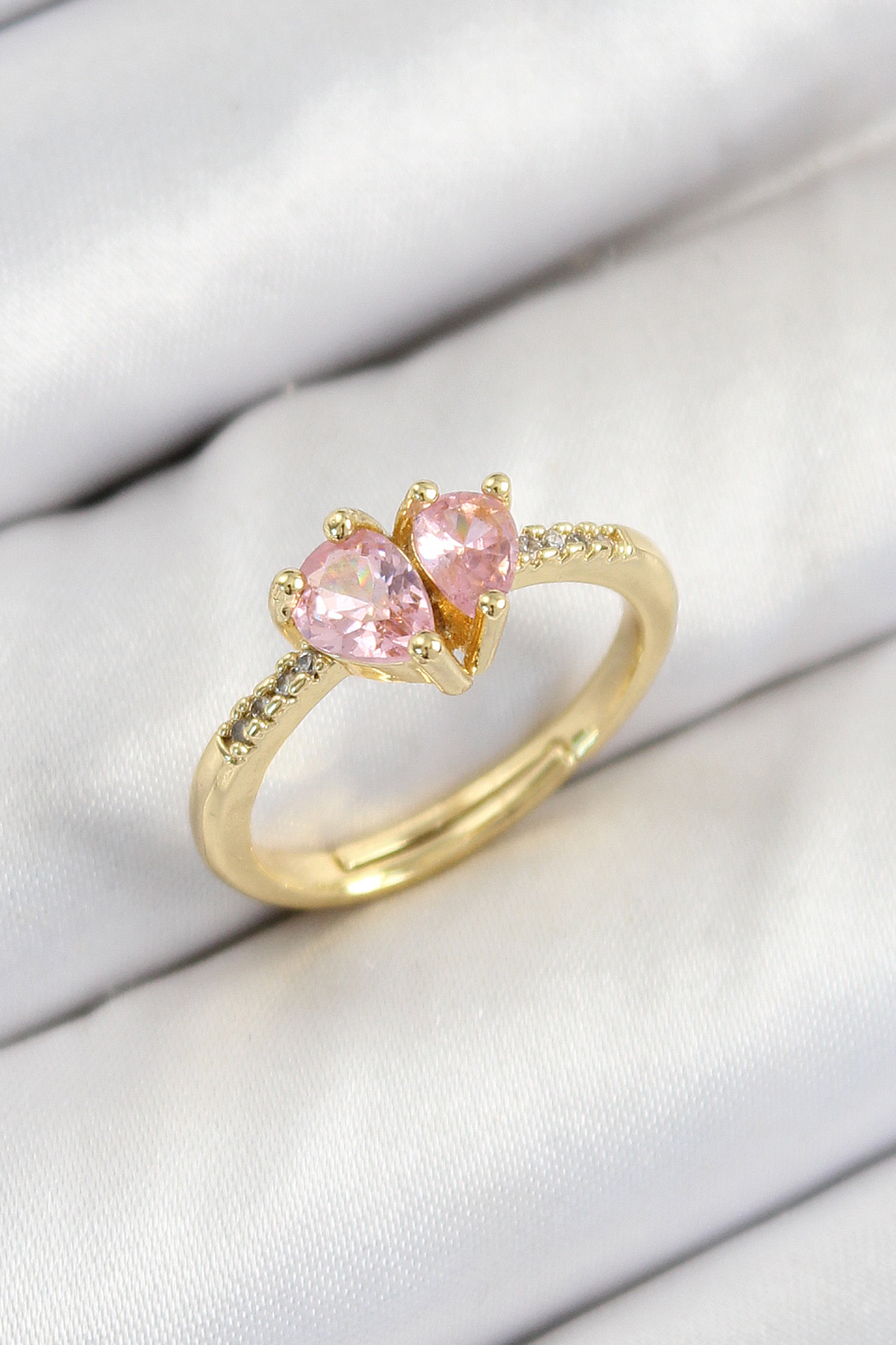 Pirinç Zirkon Taşlı Pembe Kalp Model Gold Renk Kadın Yüzük - Bayi Depom Pirinç Zirkon Taşlı Pembe Kalp Model Gold Renk Kadın Yüzük - Bayi Depom