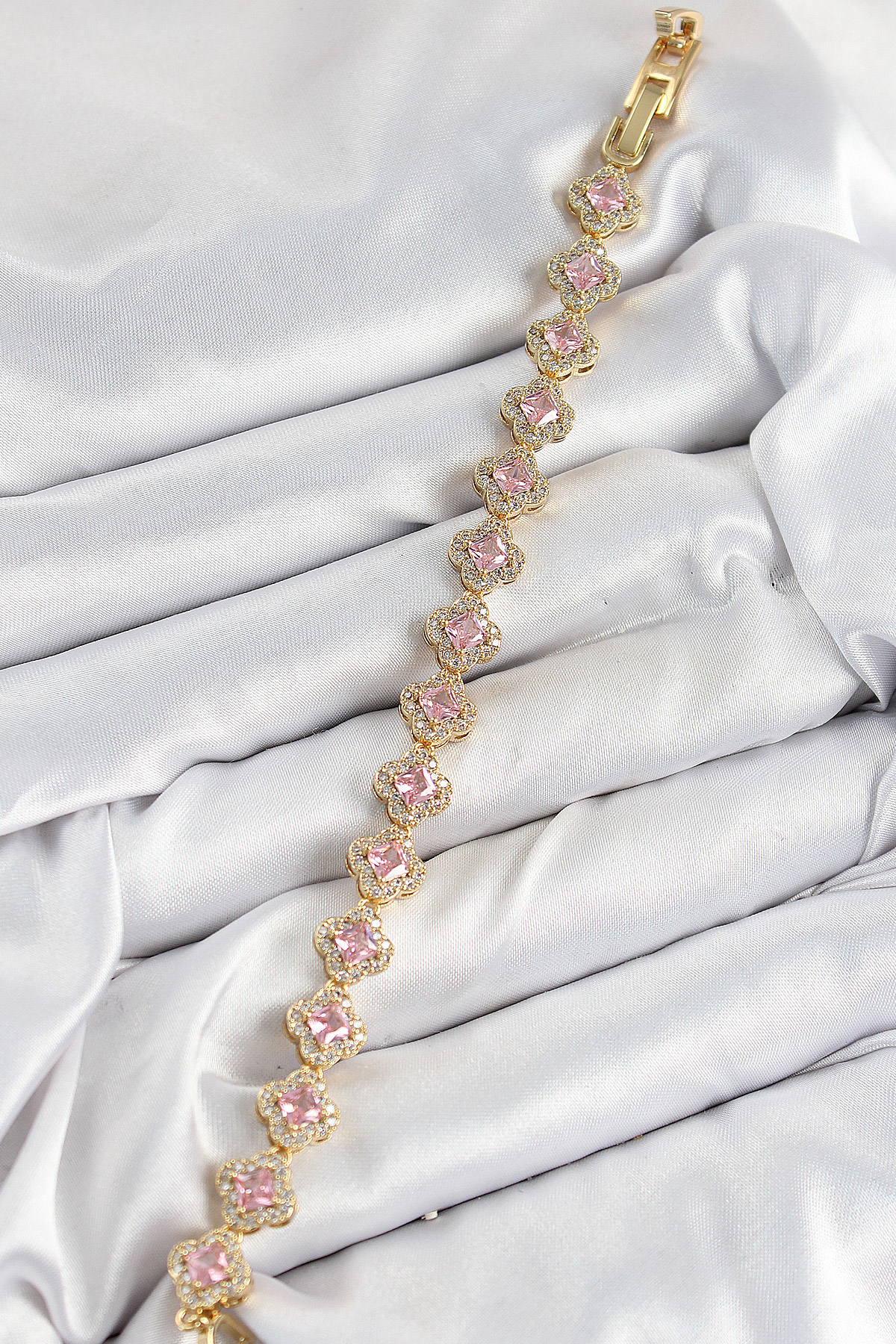 Pirinç Zirkon Taşlı Pembe Yonca Baget Model Gold Renk VIP Seri Kadın Bileklik - Bayi Depom Pirinç Zirkon Taşlı Pembe Yonca Baget Model Gold Renk VIP Seri Kadın Bileklik - Bayi Depom
