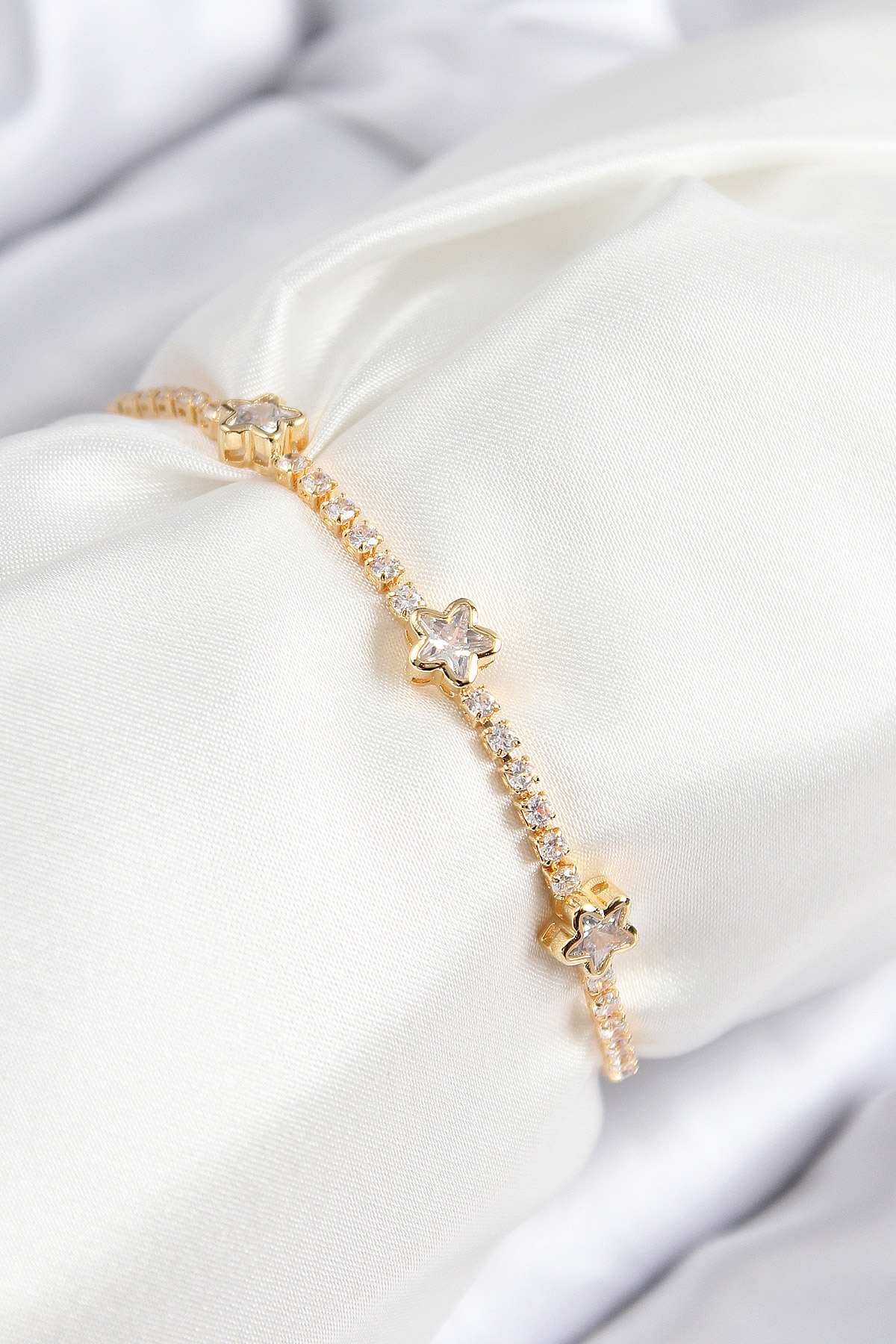 Pirinç Zirkon Taşlı Yıldız Model Gold Renk Asansörlü Kadın Bileklik - Bayi Depom Pirinç Zirkon Taşlı Yıldız Model Gold Renk Asansörlü Kadın Bileklik - Bayi Depom