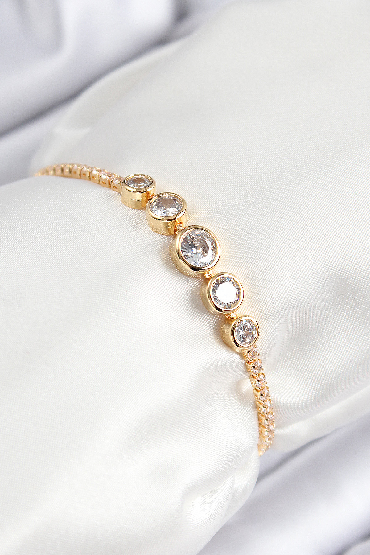 Pirinç Zirkon Taşlı Sıralı Daire Model Gold Renk Asansörlü Kadın Bileklik - Bayi Depom Pirinç Zirkon Taşlı Sıralı Daire Model Gold Renk Asansörlü Kadın Bileklik - Bayi Depom