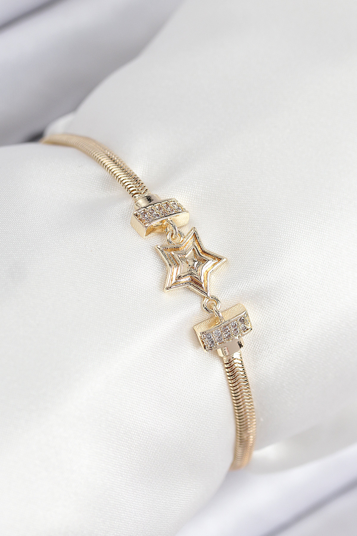 Pirinç Zirkon Taşlı Yıldız Model Gold Renk Kadın Bileklik - Bayi Depom Pirinç Zirkon Taşlı Yıldız Model Gold Renk Kadın Bileklik - Bayi Depom