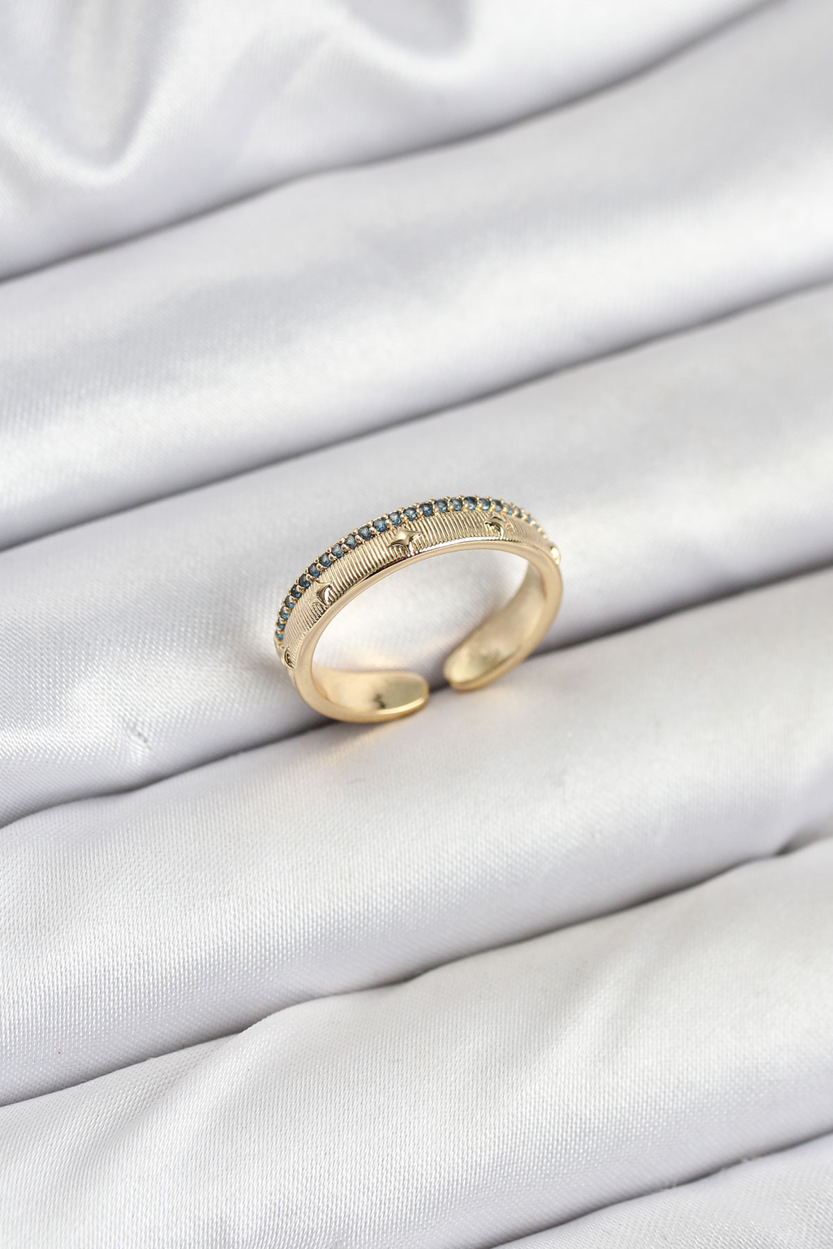 Pirinç Gold Renk Sıralı Zirkon Taşlı Kutup Yıldızı Model Kadın Yüzük - Bayi Depom Pirinç Gold Renk Sıralı Zirkon Taşlı Kutup Yıldızı Model Kadın Yüzük - Bayi Depom