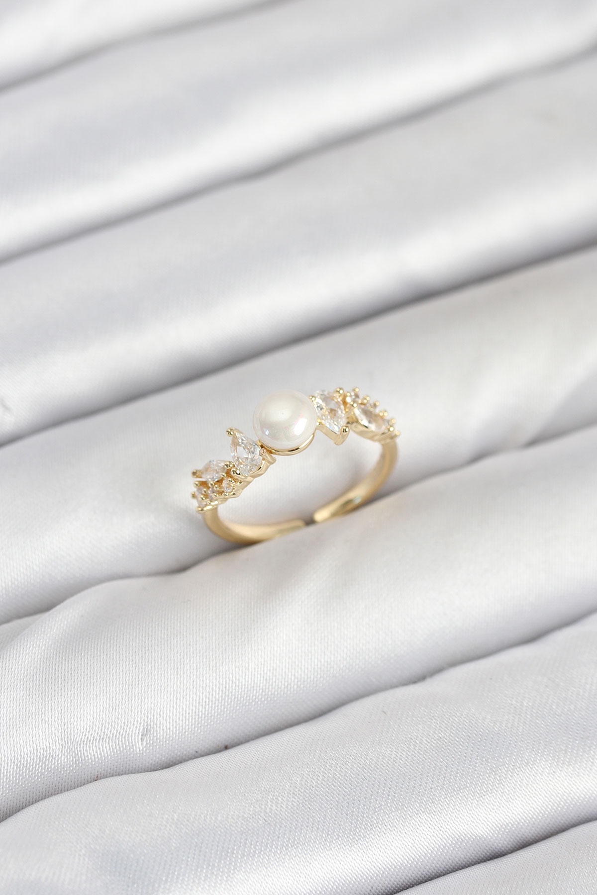 Pirinç Gold Renk Zirkon Taşlı İncili Model Kadın Yüzük - Bayi Depom Pirinç Gold Renk Zirkon Taşlı İncili Model Kadın Yüzük - Bayi Depom
