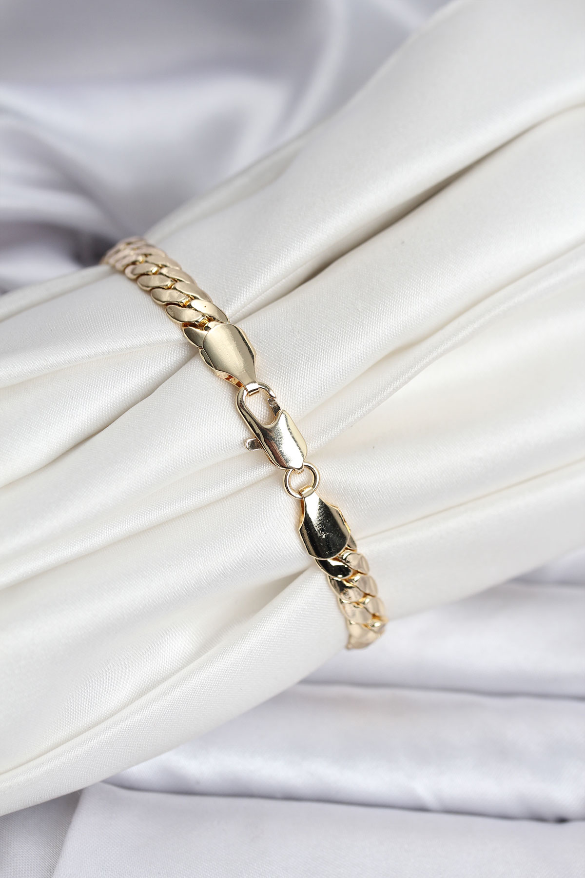 14K Gold Renk Kaplama Ezme Zincir Model Kadın Bileklik - Bayi Depom 14K Gold Renk Kaplama Ezme Zincir Model Kadın Bileklik - Bayi Depom