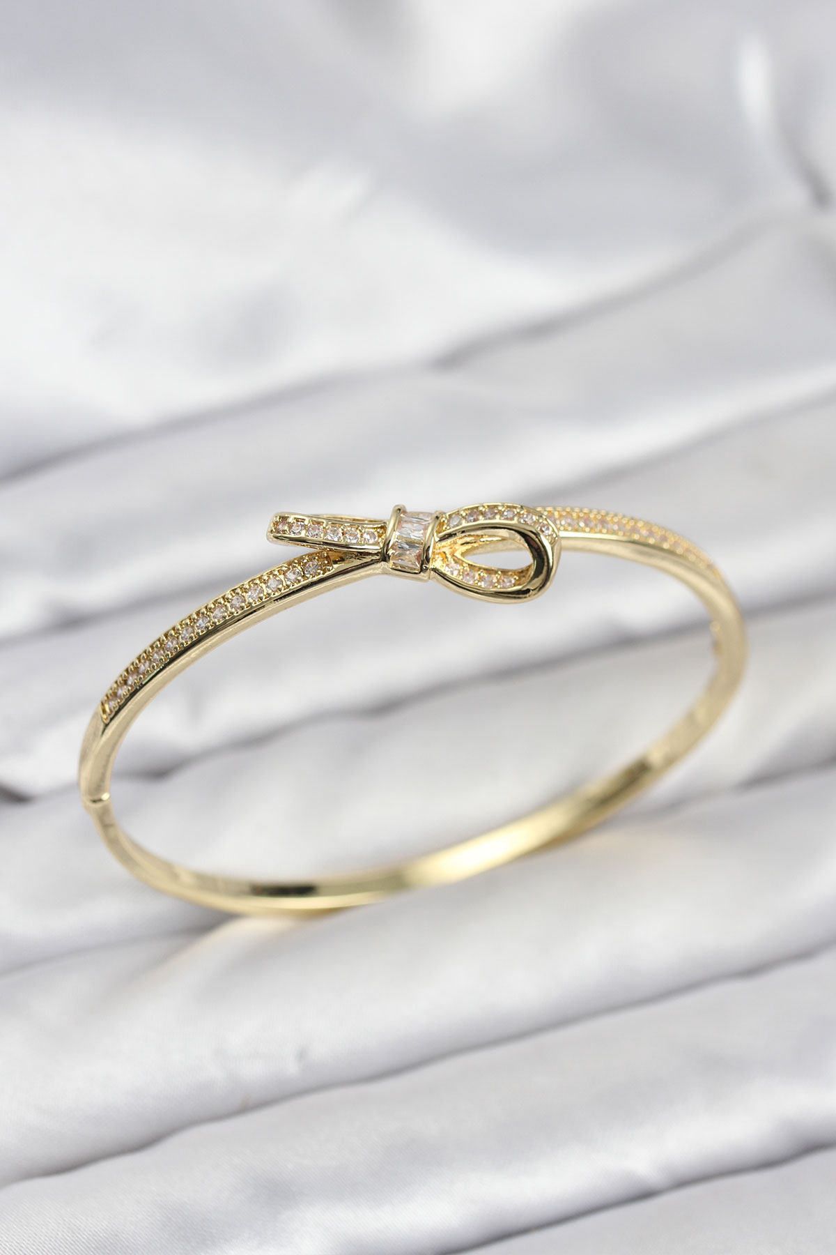 Pirinç Gold Renk Zirkon Taşlı Fiyonk Model Kadın Kelepçe Bileklik - Bayi Depom Pirinç Gold Renk Zirkon Taşlı Fiyonk Model Kadın Kelepçe Bileklik - Bayi Depom