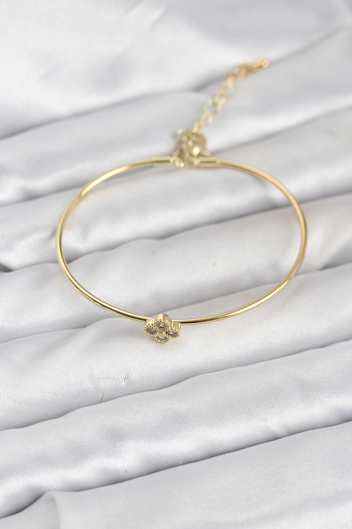Zirkon Taşlı Yonca Model Gold Renk Kadın Bileklik - Bayi Depom