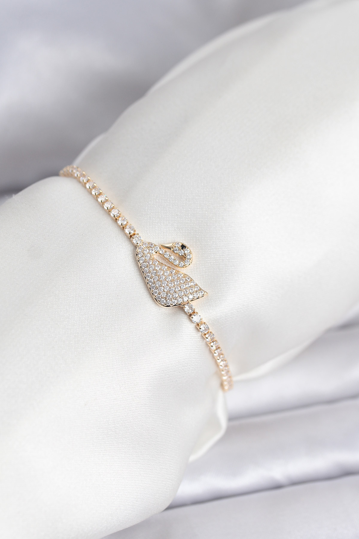 Kuğu Model Zirkon Taşlı Gold Renk Asansörlü Su Yolu Bileklik - Bayi Depom Kuğu Model Zirkon Taşlı Gold Renk Asansörlü Su Yolu Bileklik - Bayi Depom