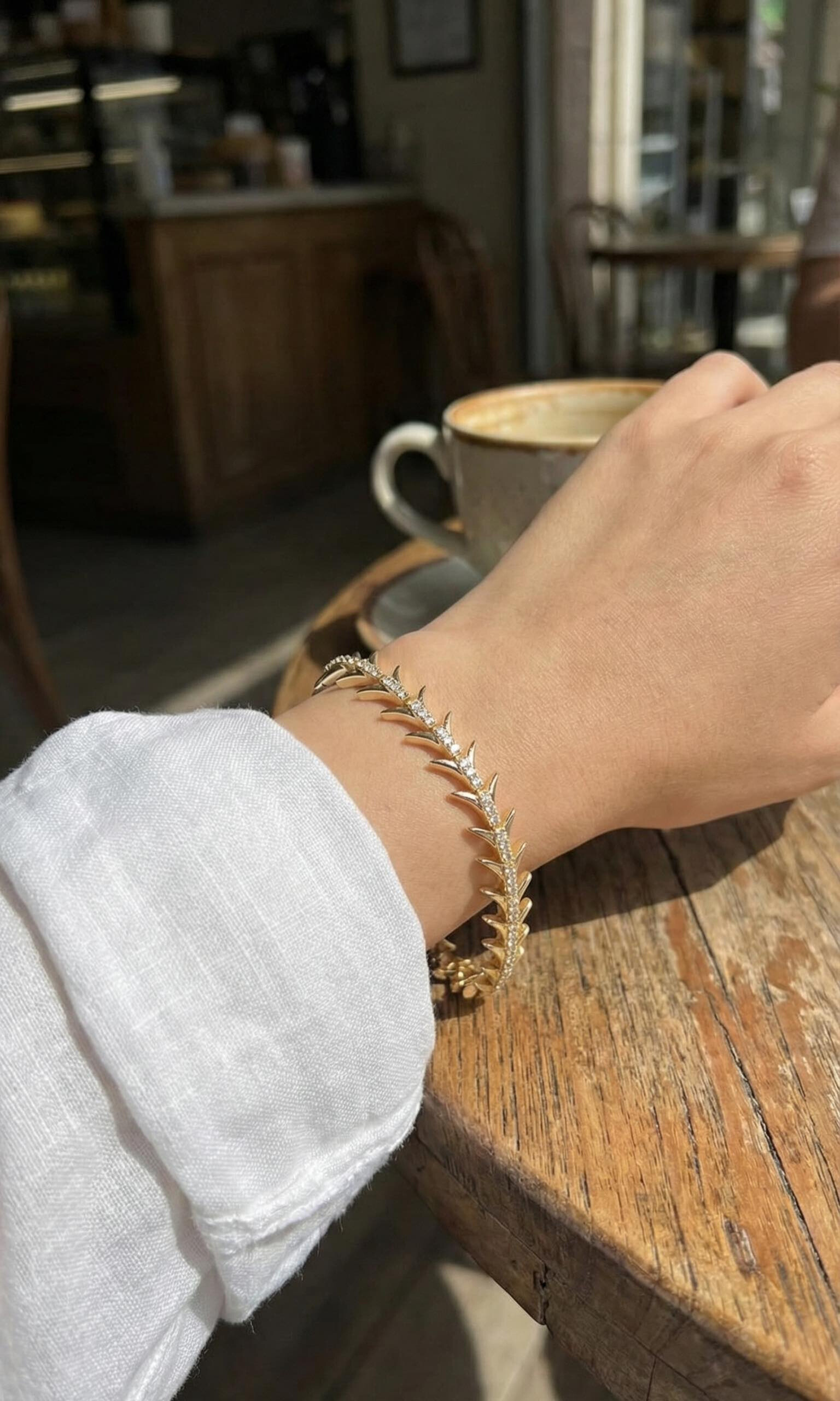 Pirinç Gold Renk Balık Sırtı Model Zirkon Taşlı Kadın Bileklik - Bayi Depom Pirinç Gold Renk Balık Sırtı Model Zirkon Taşlı Kadın Bileklik - Bayi Depom