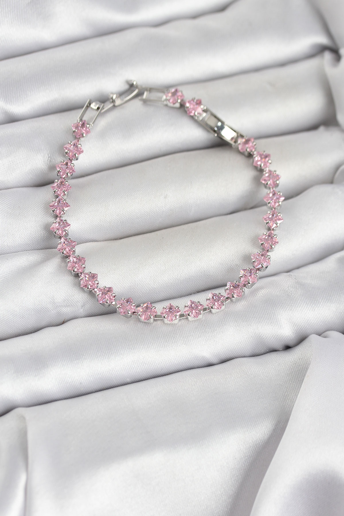 Pembe Kare Zirkon Taşlı Gümüş Renk Pirinç Su Yolu Kadın Bileklik - Bayi Depom Pembe Kare Zirkon Taşlı Gümüş Renk Pirinç Su Yolu Kadın Bileklik - Bayi Depom