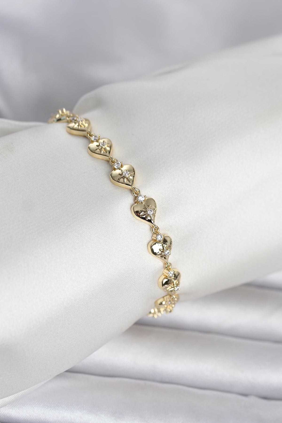 Pirinç Gold Renk Kalpli Kutup Yıldızı İşleme Kadın Bileklik - Bayi Depom Pirinç Gold Renk Kalpli Kutup Yıldızı İşleme Kadın Bileklik - Bayi Depom