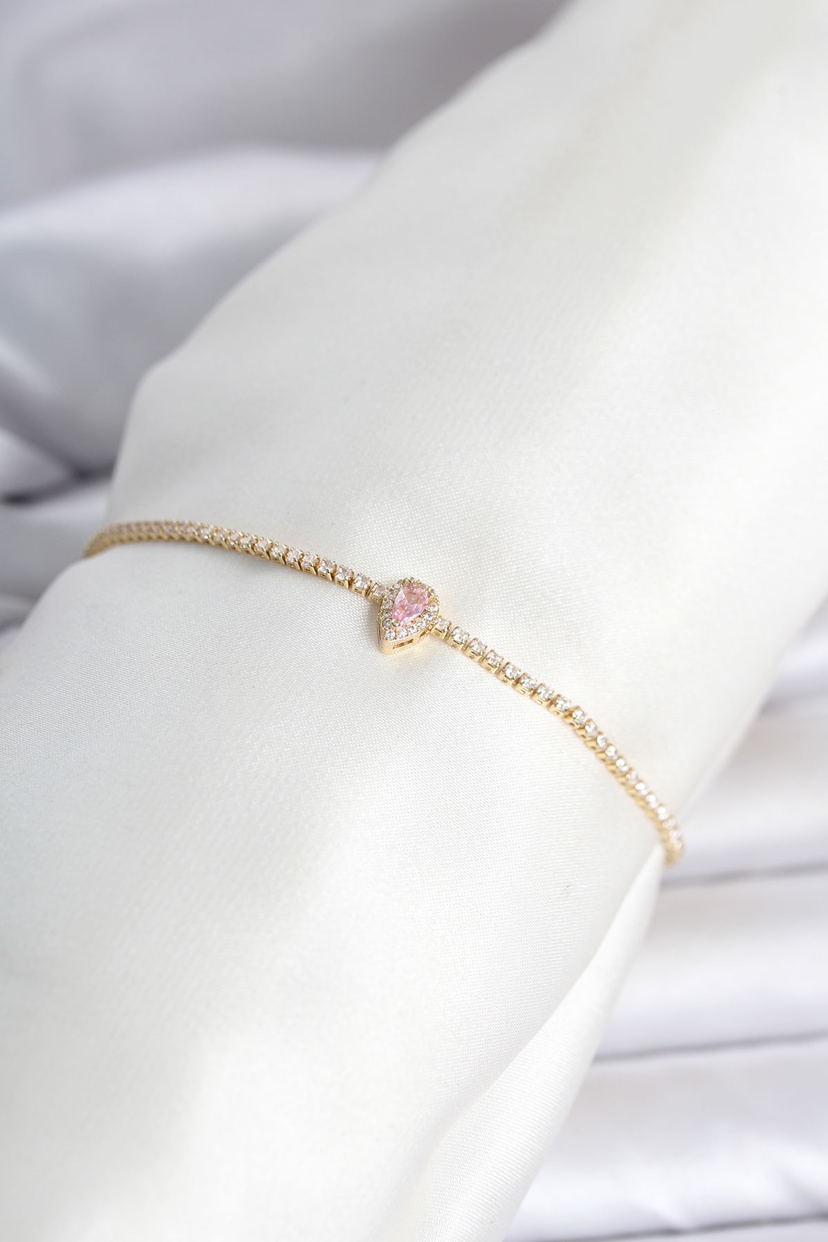 Pirinç Gold Renk Pembe Damla Model Su Yolu Kadın Bileklik - Bayi Depom Pirinç Gold Renk Pembe Damla Model Su Yolu Kadın Bileklik - Bayi Depom