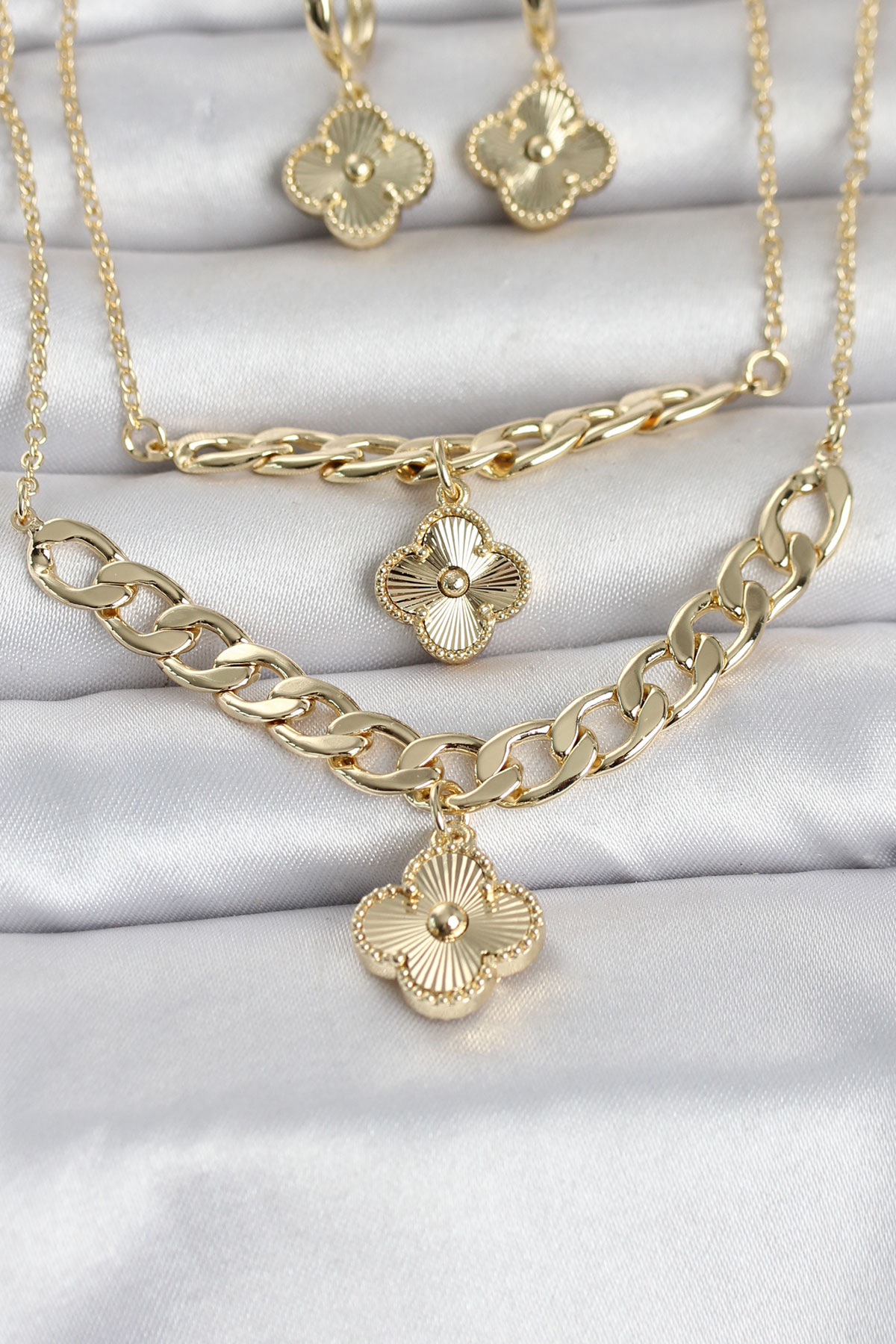 Gold Renk Pirinç Kolye Bileklik ve Küpe Seti - Bayi Depom Gold Renk Pirinç Kolye Bileklik ve Küpe Seti - Bayi Depom