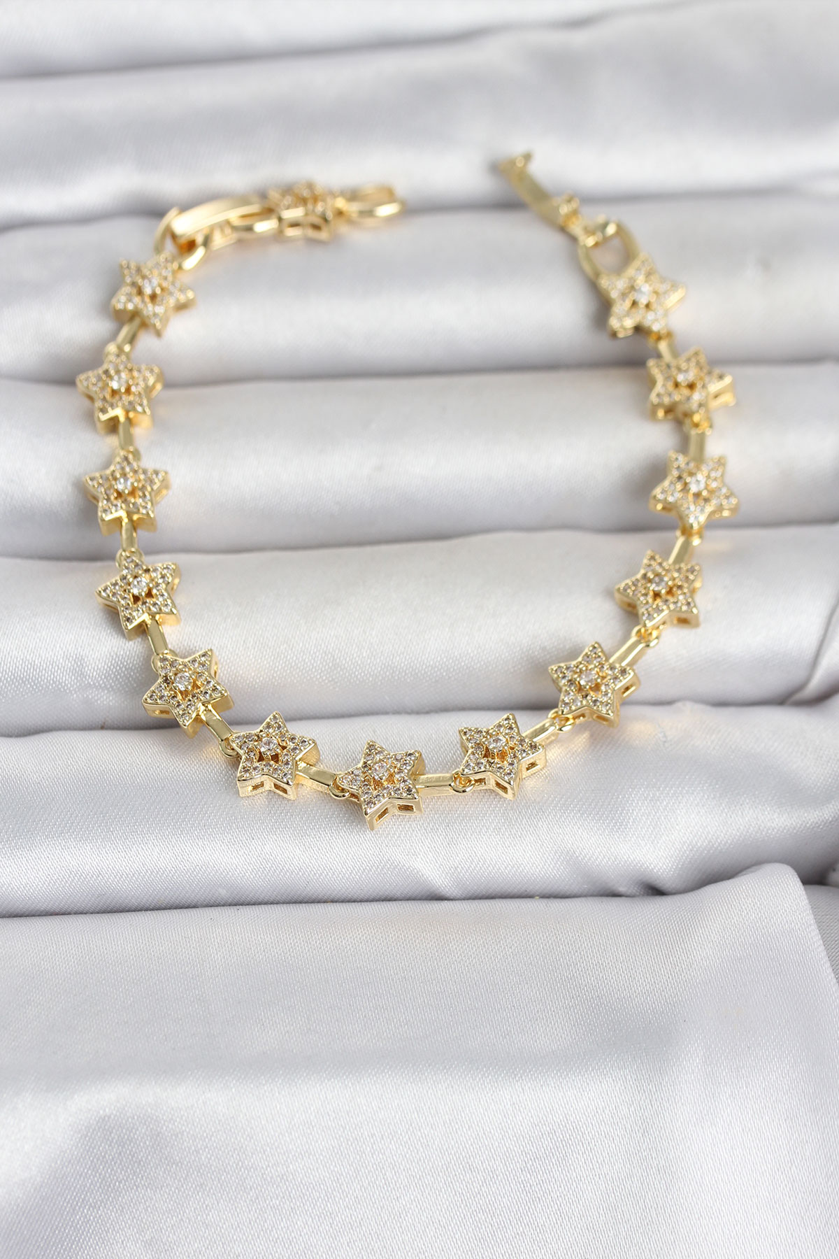 Pirinç Gold Renk Zirkon Taşlı Sıralı Yıldız Model Kadın Bileklik - Bayi Depom Pirinç Gold Renk Zirkon Taşlı Sıralı Yıldız Model Kadın Bileklik - Bayi Depom