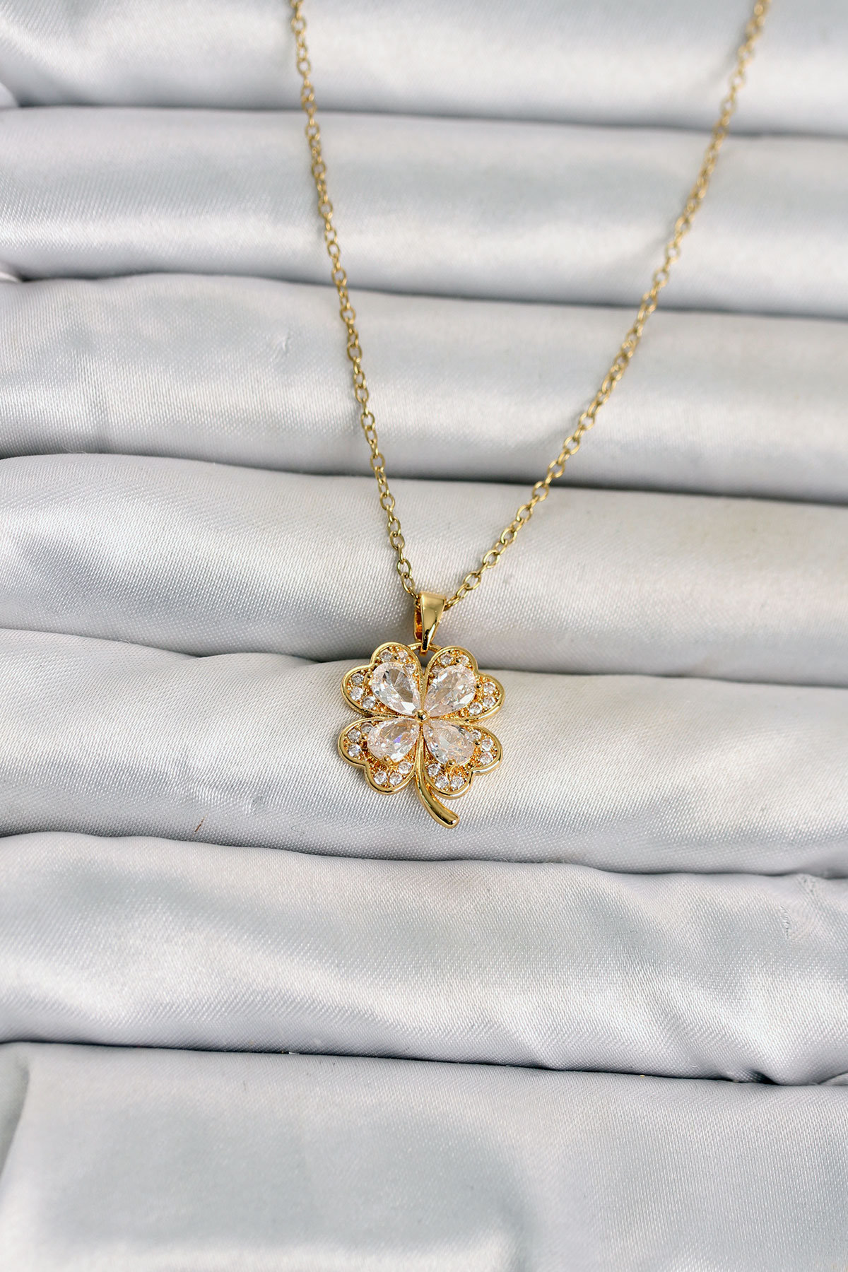 316L Çelik Zincir Gold Renk 4 Yapraklı Yonca Model Kadın Kolye - Bayi Depom 316L Çelik Zincir Gold Renk 4 Yapraklı Yonca Model Kadın Kolye - Bayi Depom