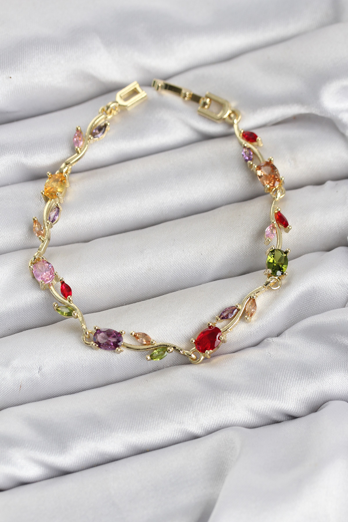 Pirinç Gold Renk Mix Renk Zirkon Taşlı Çiçek Model Kadın Bileklik - Bayi Depom Pirinç Gold Renk Mix Renk Zirkon Taşlı Çiçek Model Kadın Bileklik - Bayi Depom