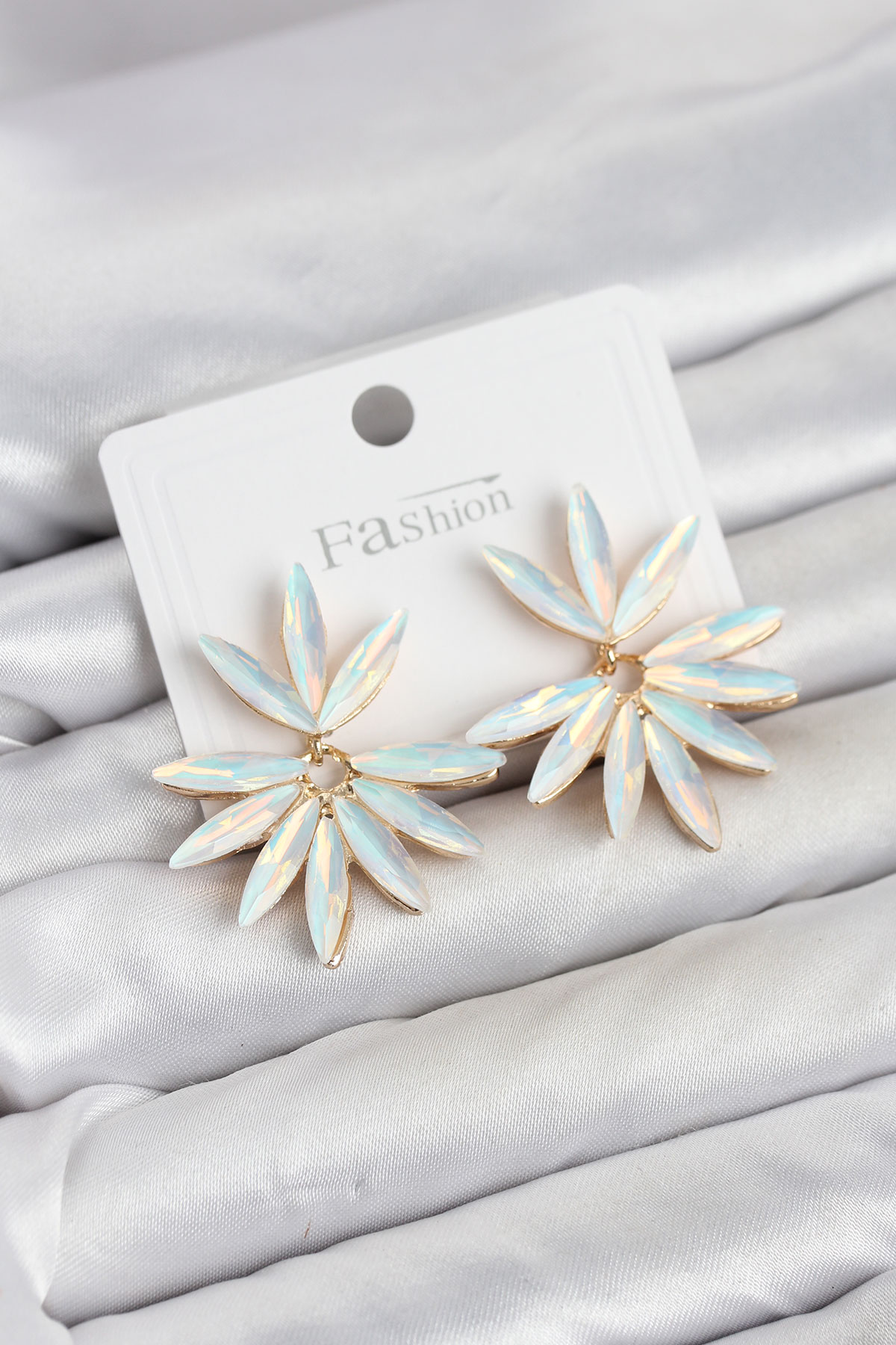 Beyaz Renk Kristal Taşlı Lotus Model Kadın Küpe - Bayi Depom Beyaz Renk Kristal Taşlı Lotus Model Kadın Küpe - Bayi Depom