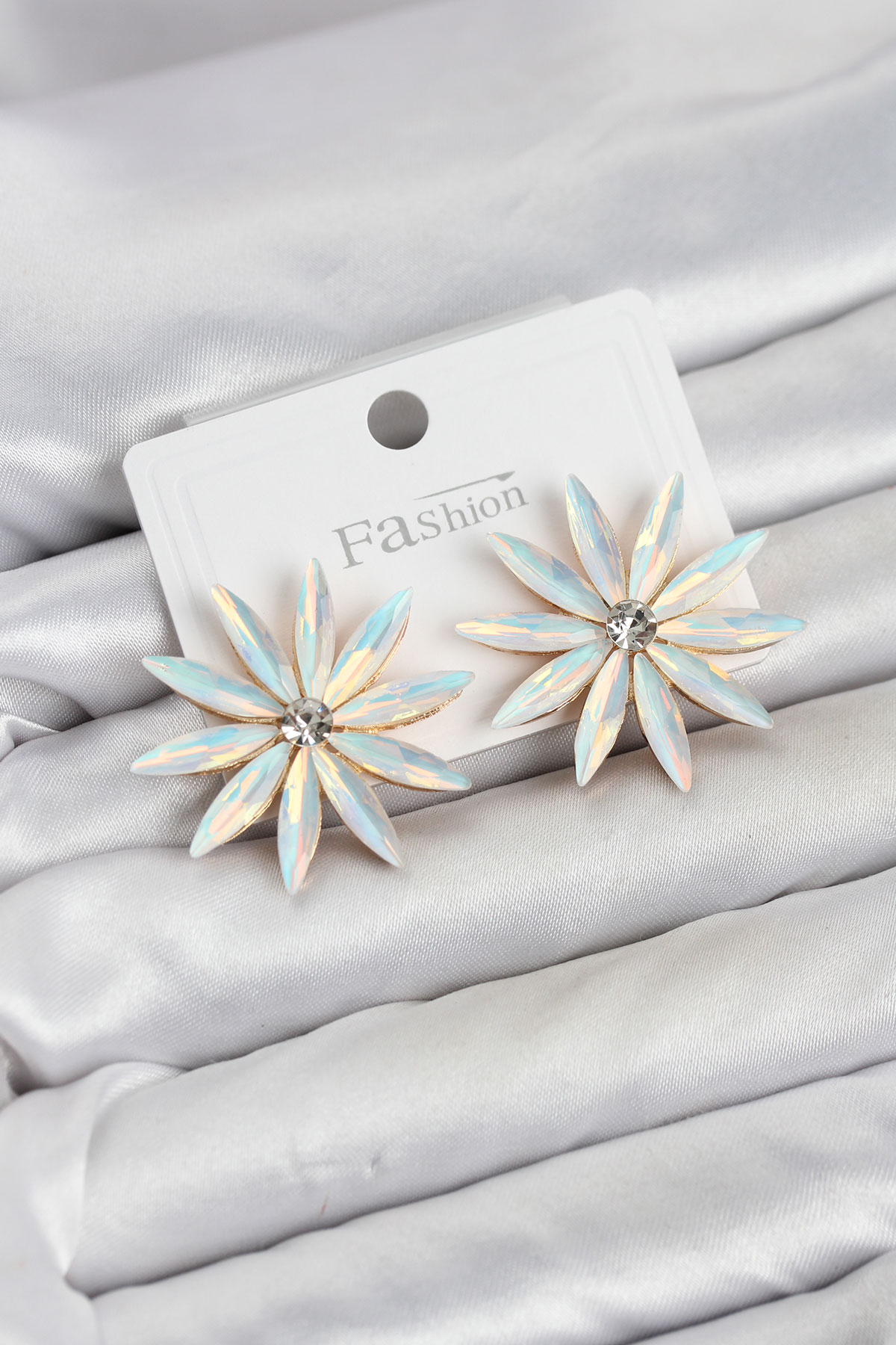 Beyaz Renk Kristal Taşlı Lotus Model Kadın Küpe - Bayi Depom Beyaz Renk Kristal Taşlı Lotus Model Kadın Küpe - Bayi Depom