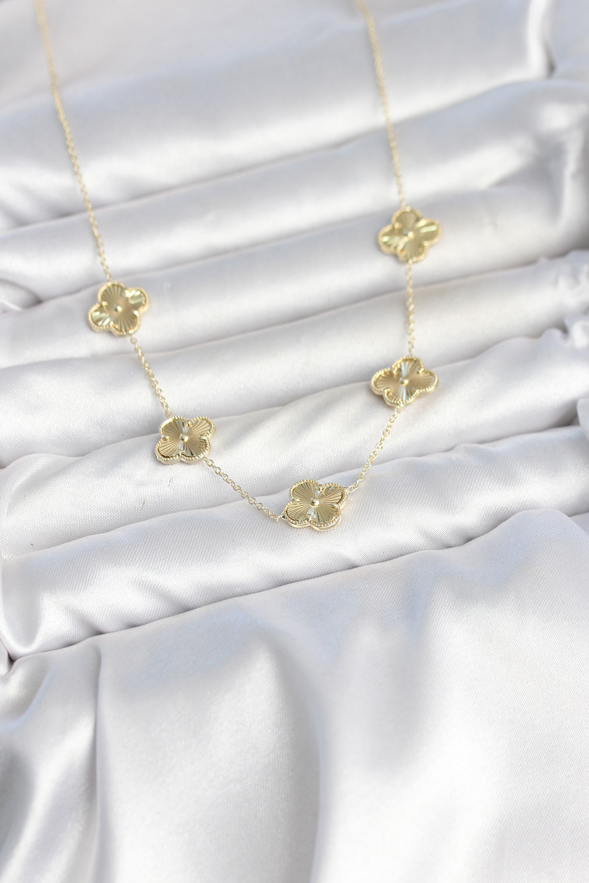 Gold Renk Yonca Model VIP Seri Kadın Kolye - Bayi Depom Gold Renk Yonca Model VIP Seri Kadın Kolye - Bayi Depom