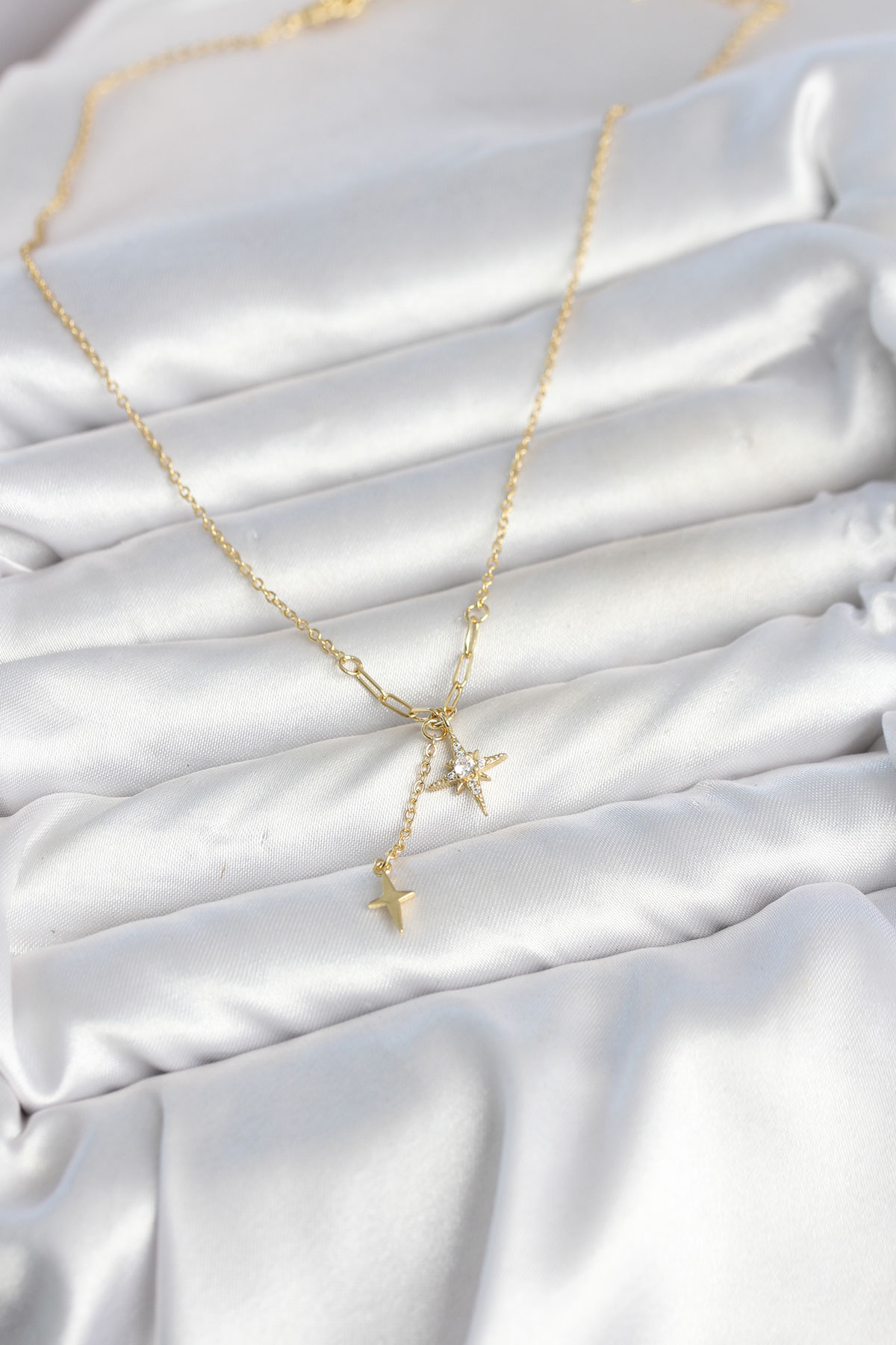 Pirinç Gold Renk Zirkon Taşlı Minimal Sallantılı Kutup Yıldızı Model Kadın Kolye - Bayi Depom Pirinç Gold Renk Zirkon Taşlı Minimal Sallantılı Kutup Yıldızı Model Kadın Kolye - Bayi Depom