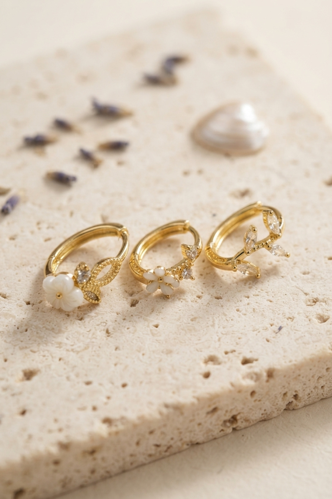 3 lü Set Çiçek Model Gold Renk Kadın Küpe - Bayi Depom