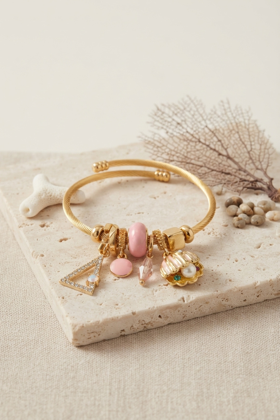 Pembe Deniz Kabuğu Model Gold Renk Charmlı Bileklik - Bayi Depom Pembe Deniz Kabuğu Model Gold Renk Charmlı Bileklik - Bayi Depom