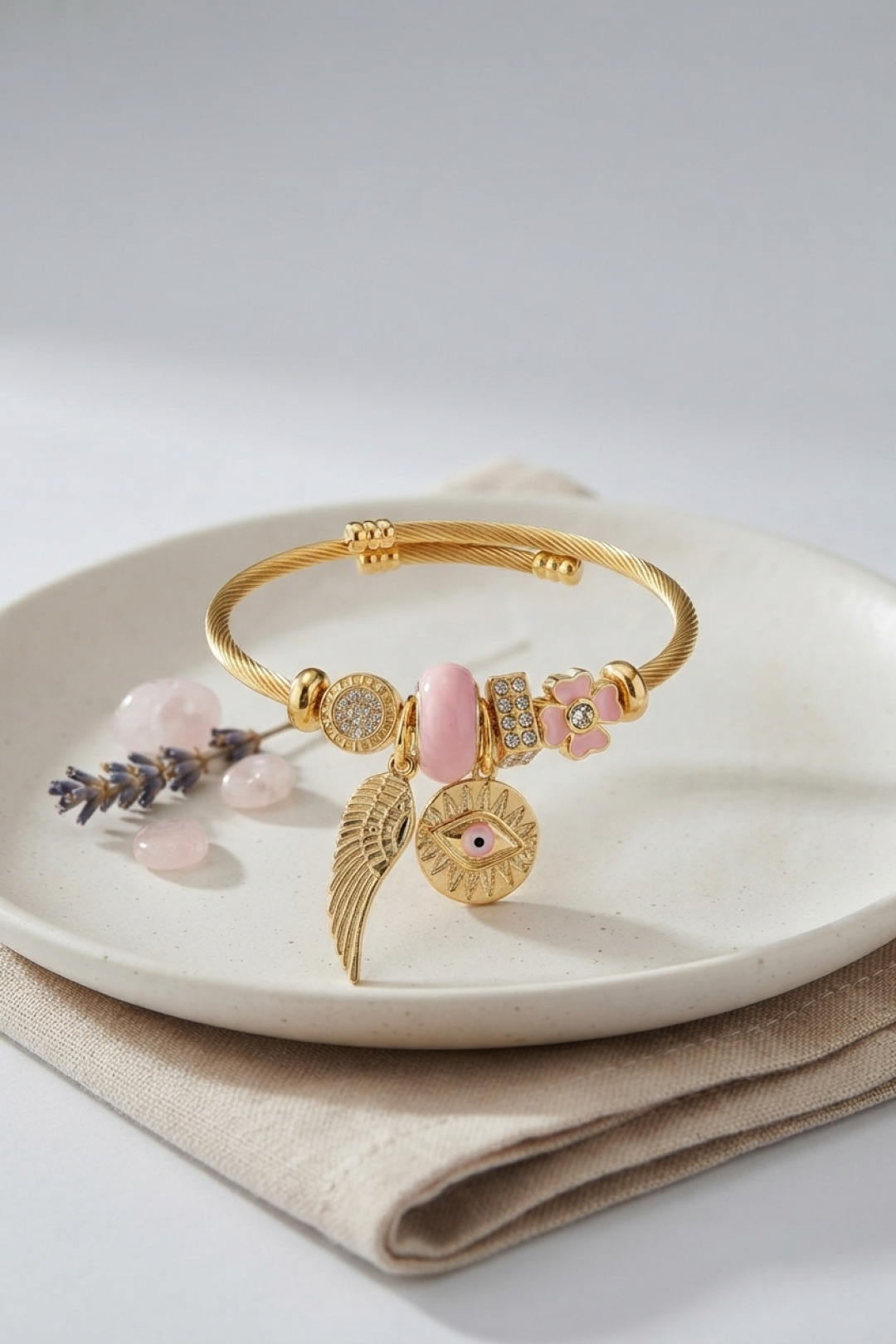 Pembe Göz Model Gold Renk Charmlı Bileklik - Bayi Depom Pembe Göz Model Gold Renk Charmlı Bileklik - Bayi Depom