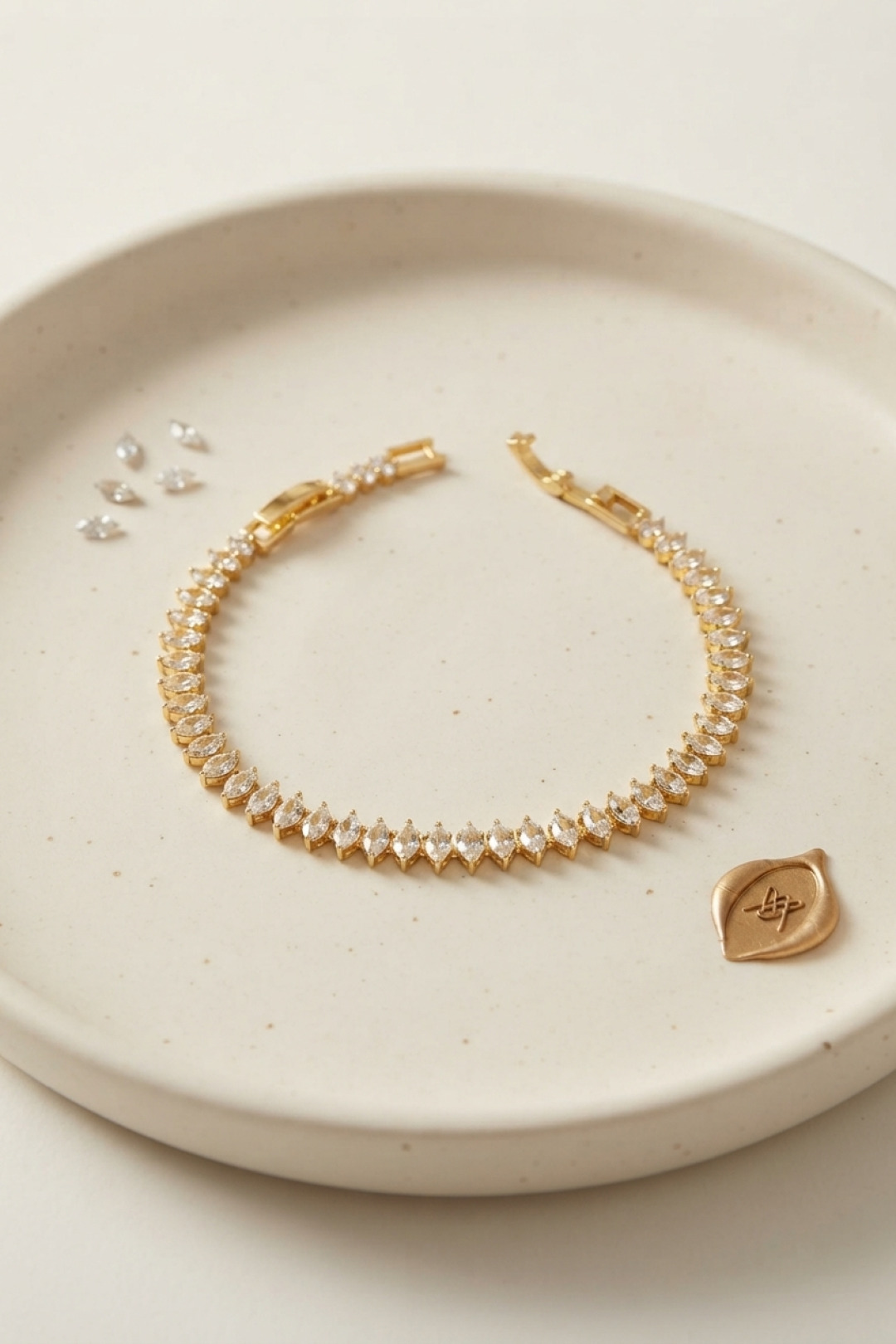 Pirinç Gold Renk Arpa Zirkon Taşlı Su Yolu Kadın Bileklik - Bayi Depom Pirinç Gold Renk Arpa Zirkon Taşlı Su Yolu Kadın Bileklik - Bayi Depom