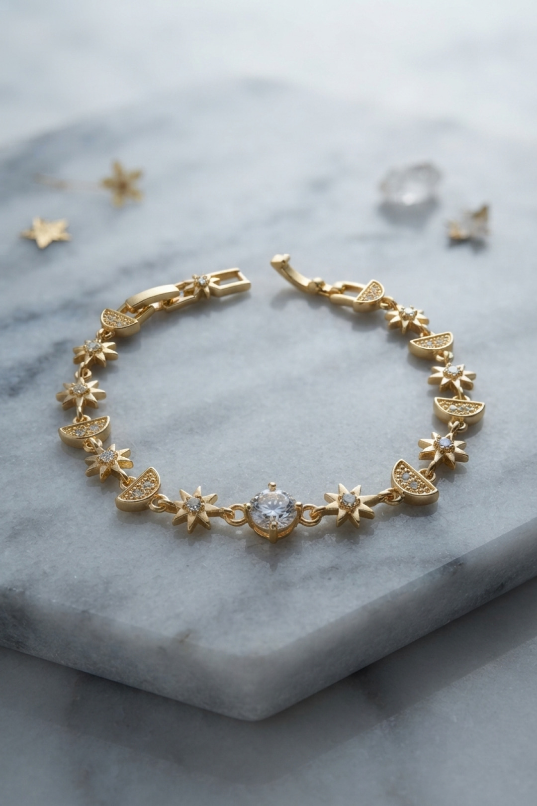Gold Renk Celestial Yıldız ve Hilal Model Kadın Bileklik - Bayi Depom