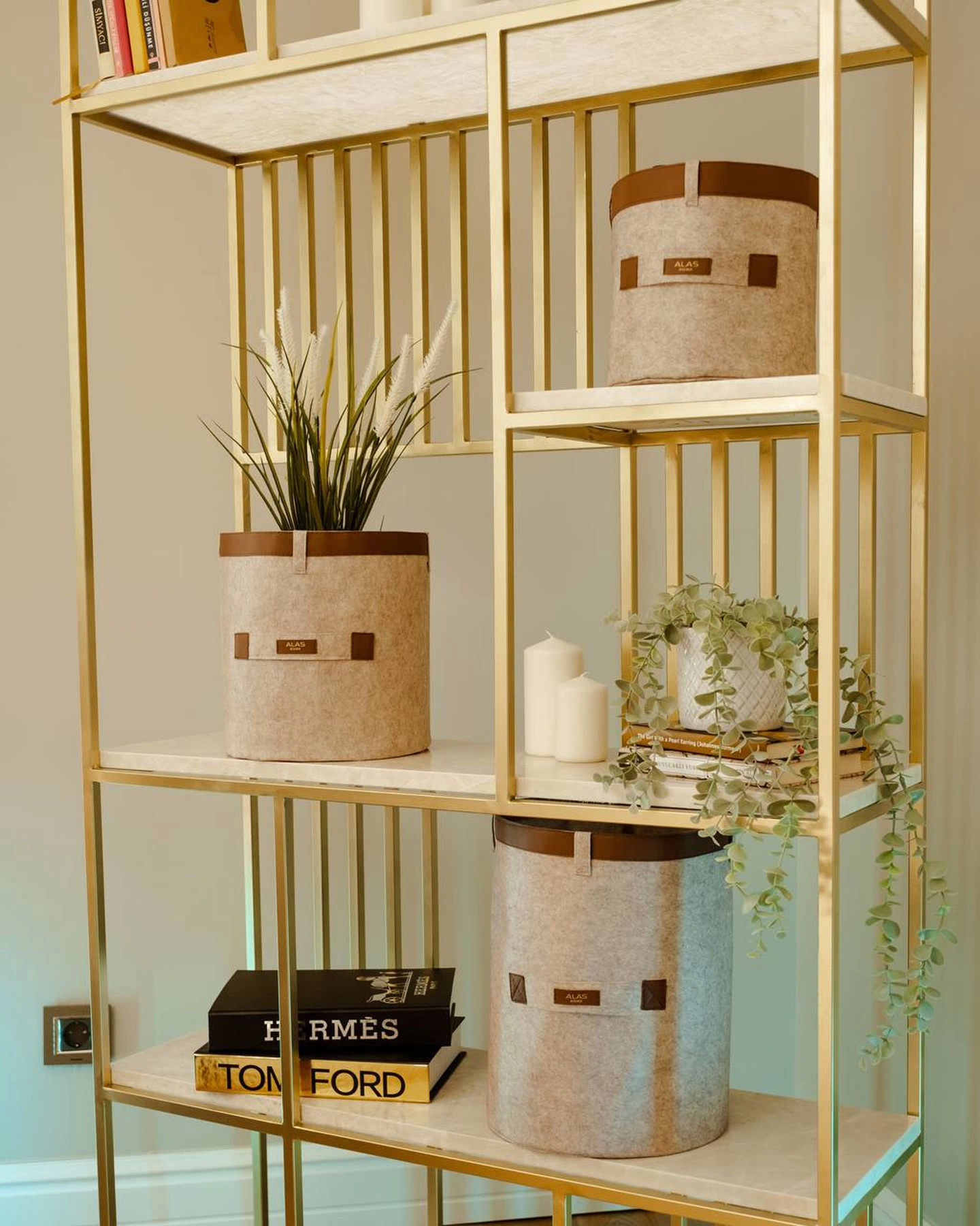 Deri Şeritli Yuvarlak Çok Amaçlı Düzenleyici Organizer Kutu Keçe Sepet (mini) 03822 ( Bayi Depom ) Deri Şeritli Yuvarlak Çok Amaçlı Düzenleyici Organizer Kutu Keçe Sepet (mini) 03822 ( Bayi Depom )