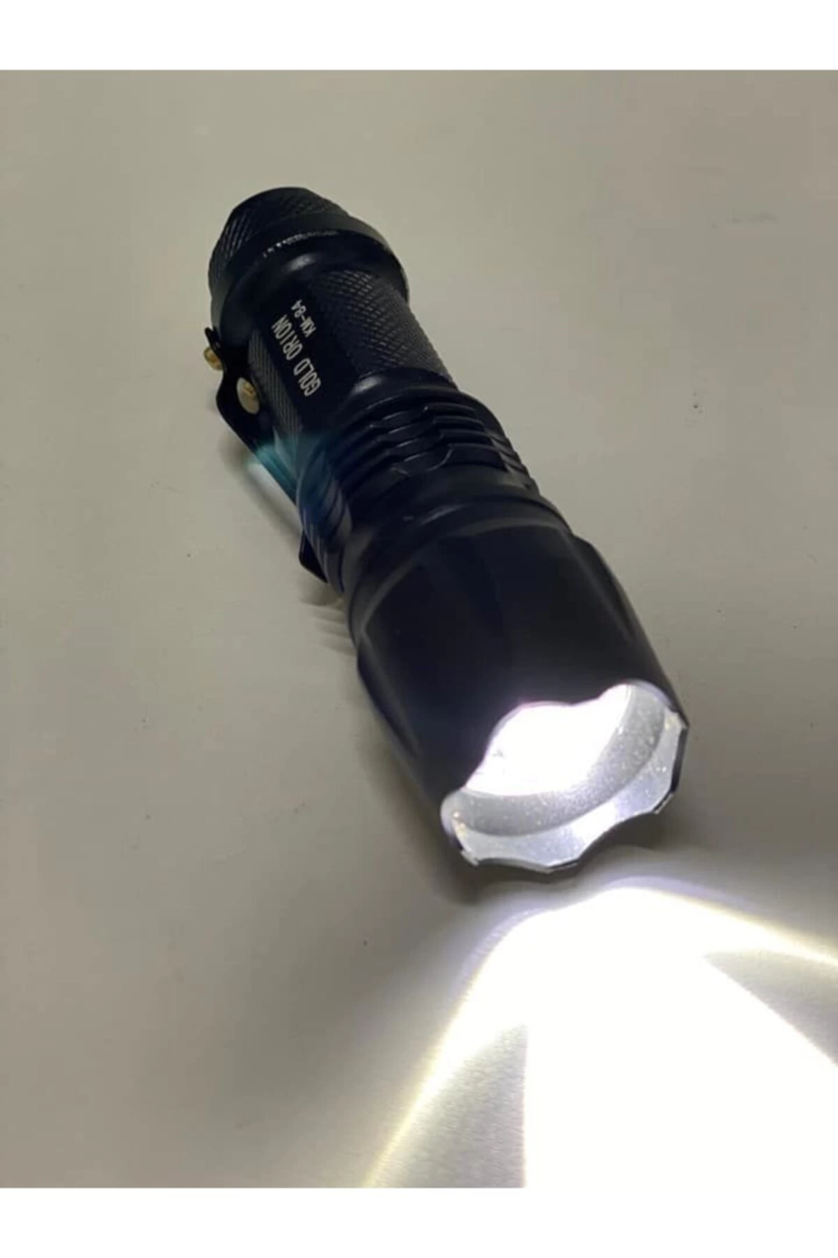 Gold Orion Km-84 Tasarruflu Şarjlı Zoomlu Metal El Feneri Kemer Klipsli ( Bayi Depom ) Gold Orion Km-84 Tasarruflu Şarjlı Zoomlu Metal El Feneri Kemer Klipsli ( Bayi Depom )