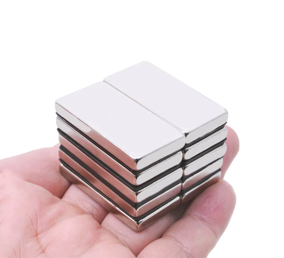 1 adet 40x20x5mm Neodyum Magnet Güçlü N35 Mıknatıs Köşeli Nikel Kaplama ( Bayi Depom ) 1 adet 40x20x5mm Neodyum Magnet Güçlü N35 Mıknatıs Köşeli Nikel Kaplama ( Bayi Depom )