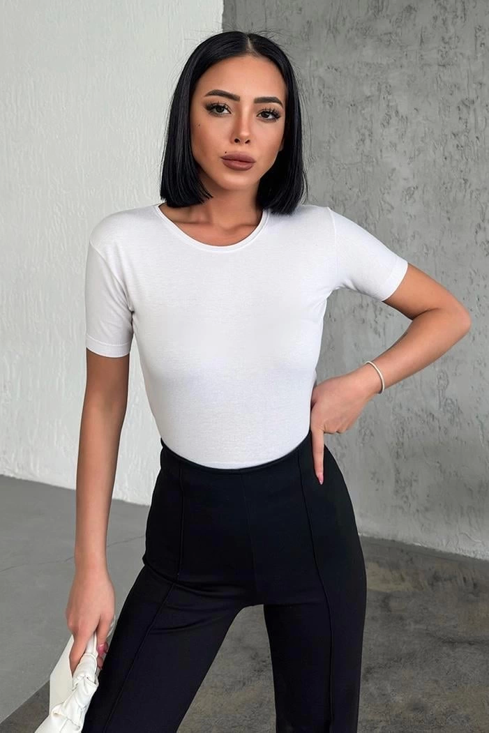 Rahat Ve Şık Kısa Kollu Bisiklet Yaka Likralı Viskon Penye Body Beyaz ( Bayi Depom ) Rahat Ve Şık Kısa Kollu Bisiklet Yaka Likralı Viskon Penye Body Beyaz ( Bayi Depom )